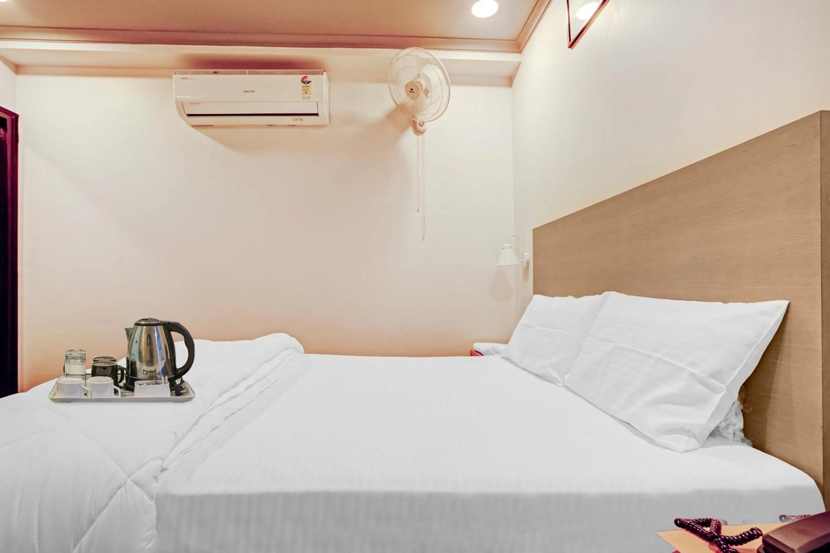 Bedroom in Collection O One Hotel