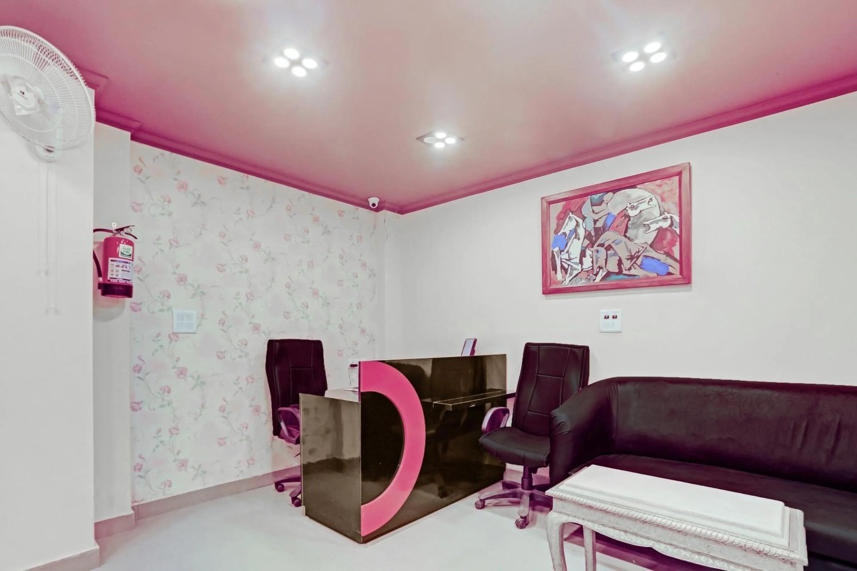 Lobby or reception in Collection O One Hotel