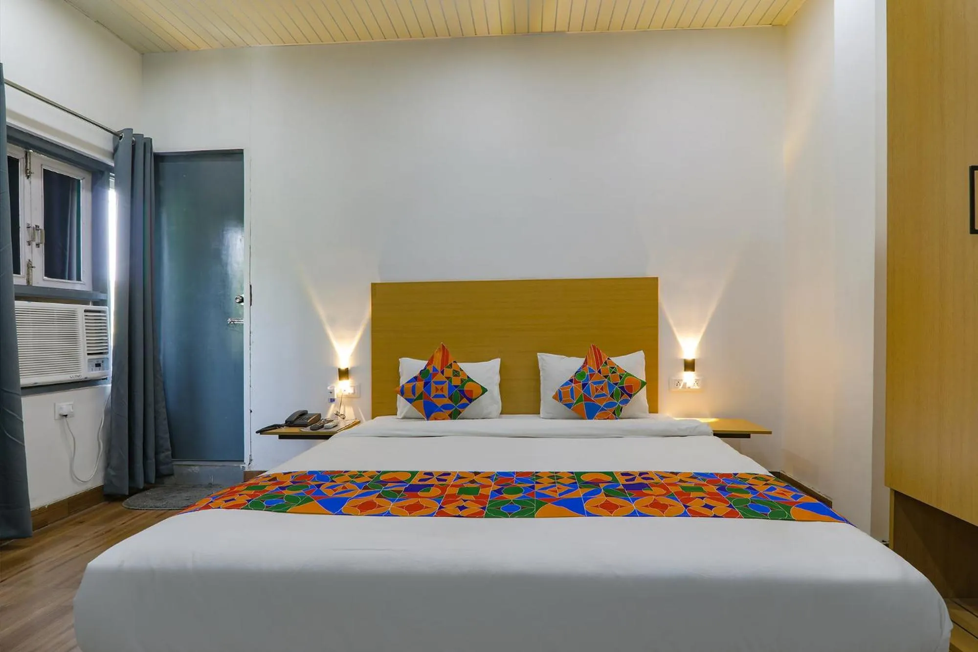 Bed in FabHotel Super 3 Premium II