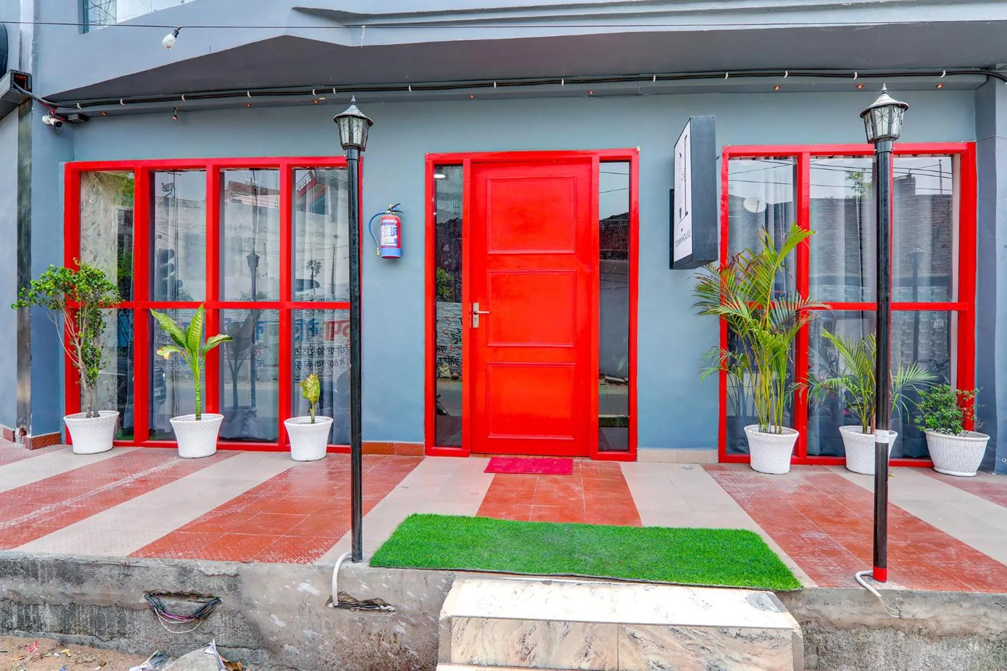 Facade/entrance in FabHotel Super 3 Premium II