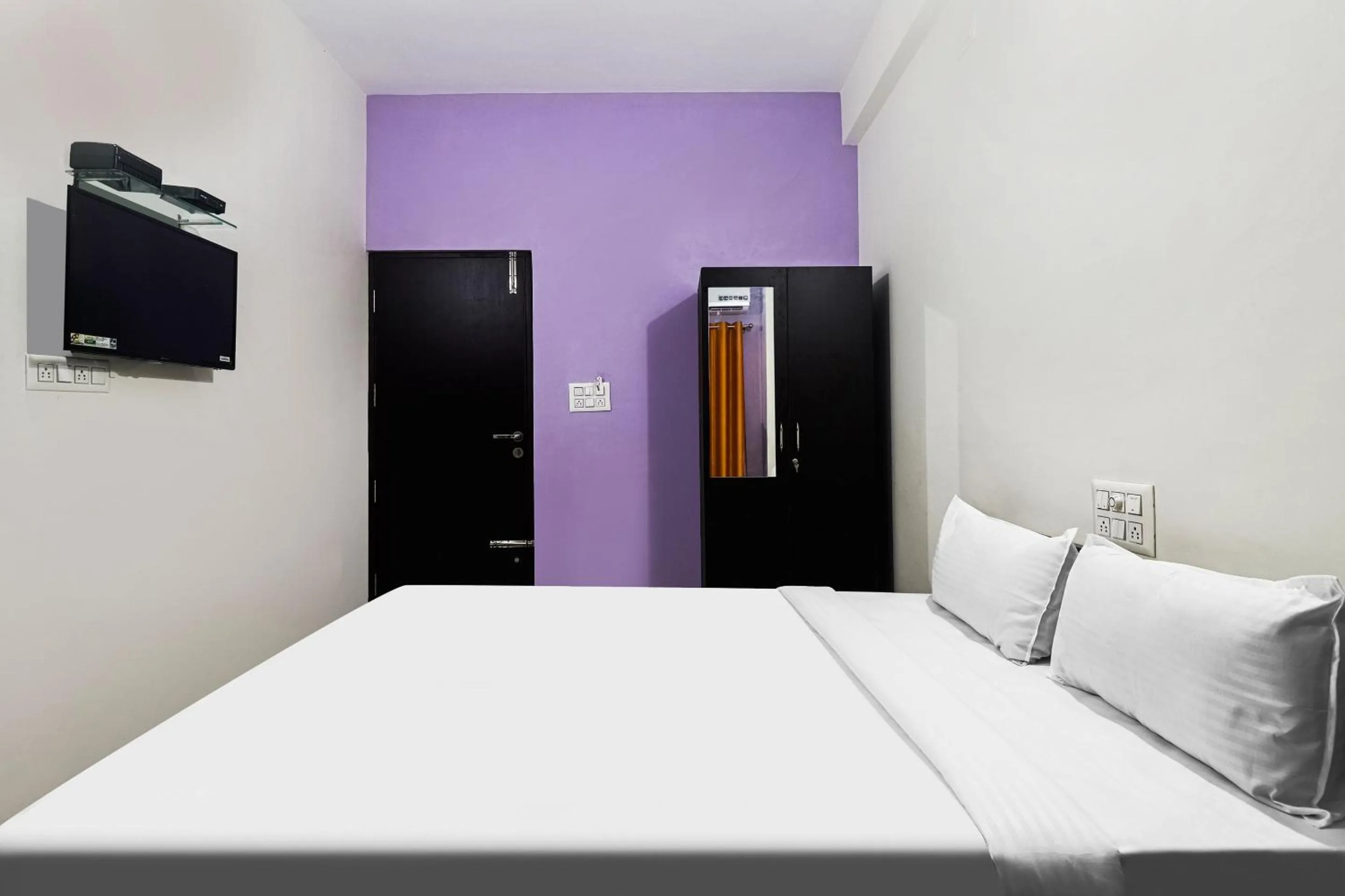 Bedroom, Bed in Hotel O MK Arcade