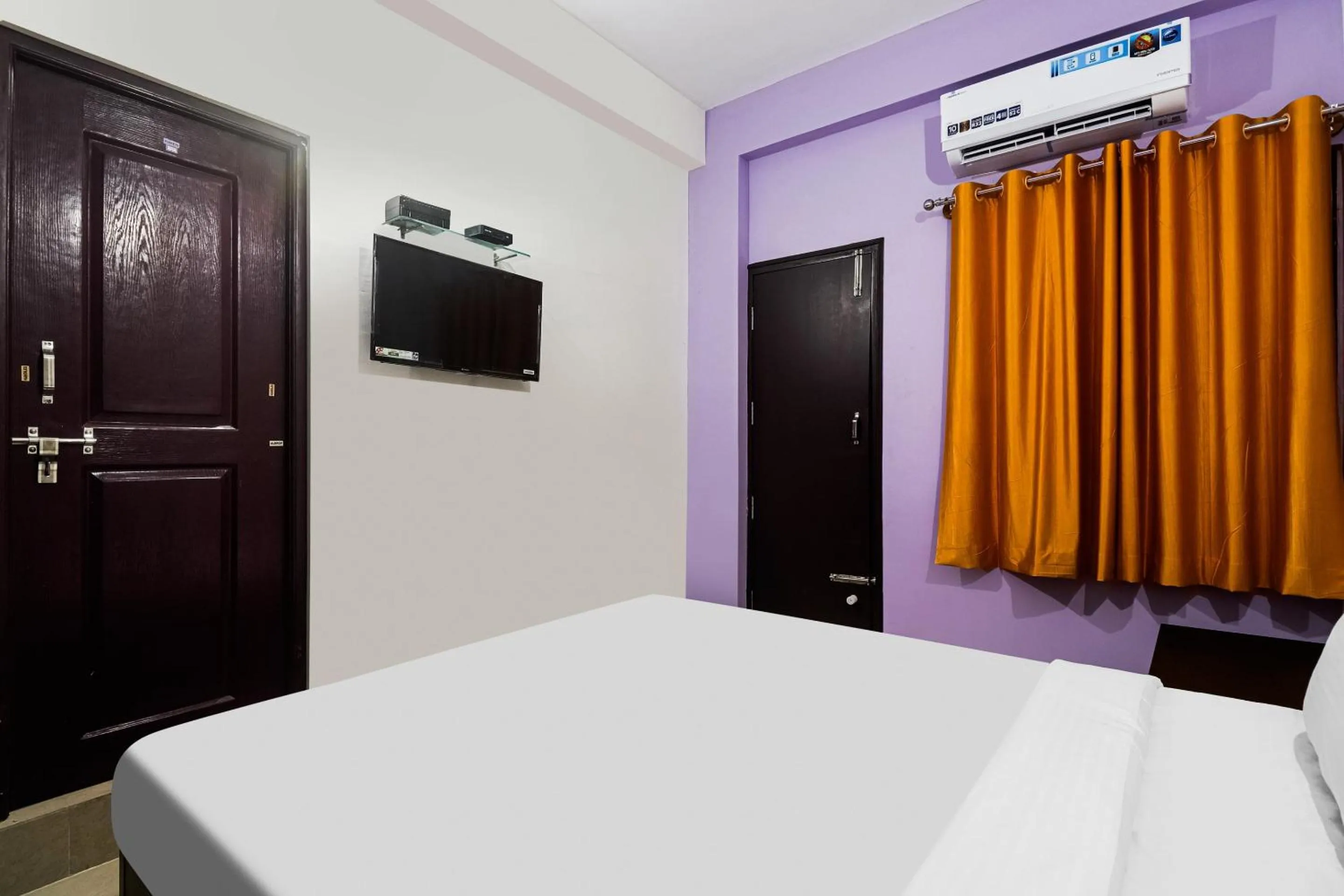 Bedroom, Bed in Hotel O MK Arcade