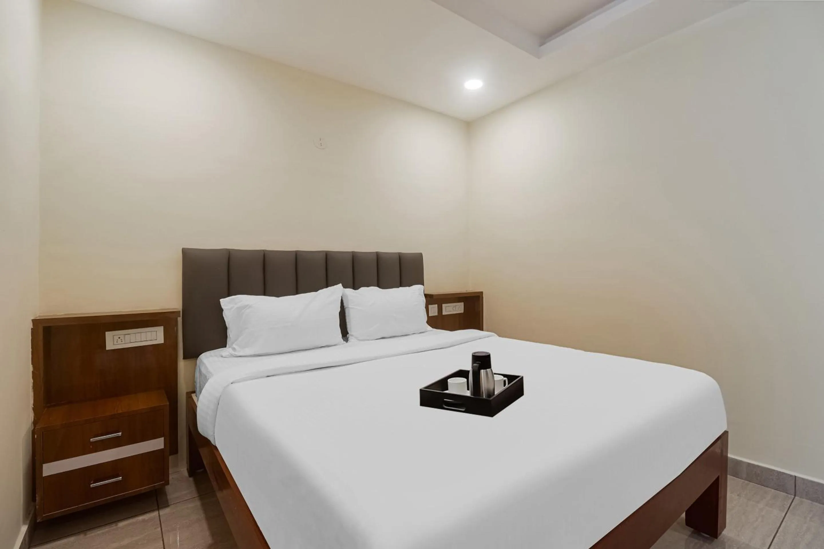 Bedroom, Bed in Townhouse DJ Grand