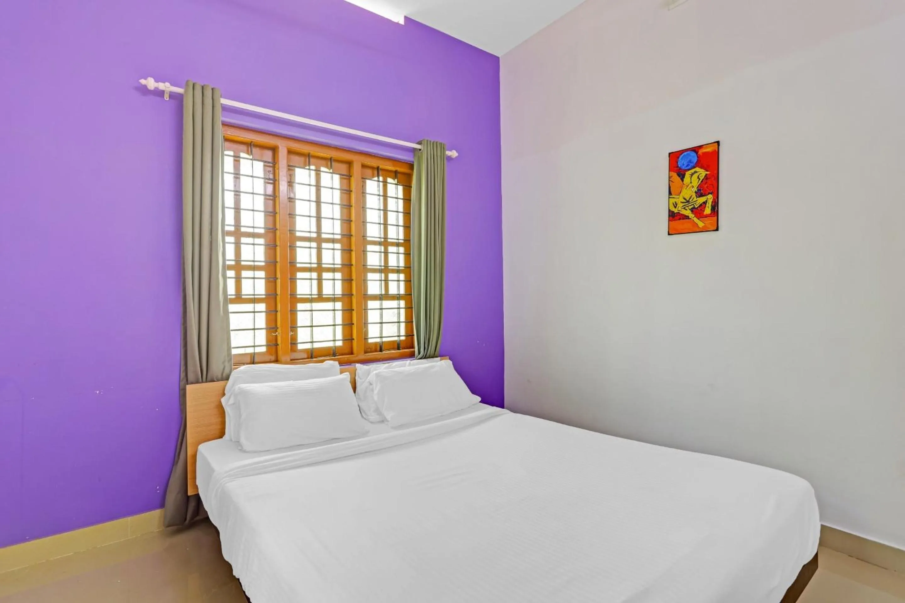 Bedroom, Bed in Super Capital O Pop Tavern Kazhakkottam