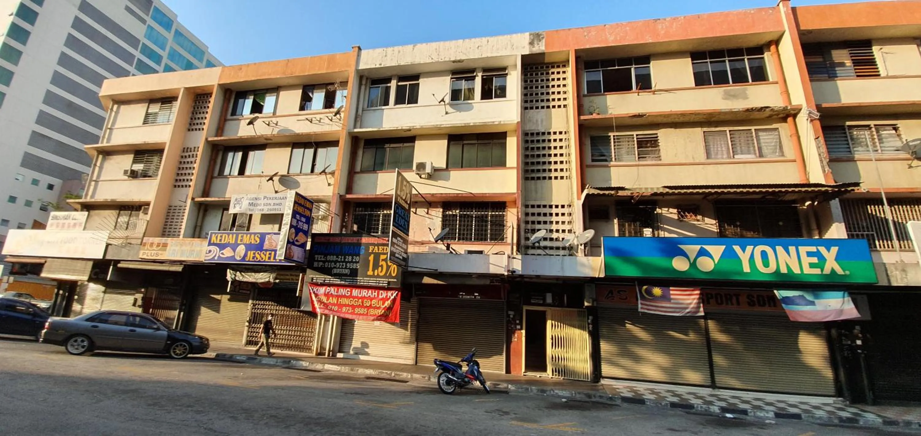 Escape Backpackers KK