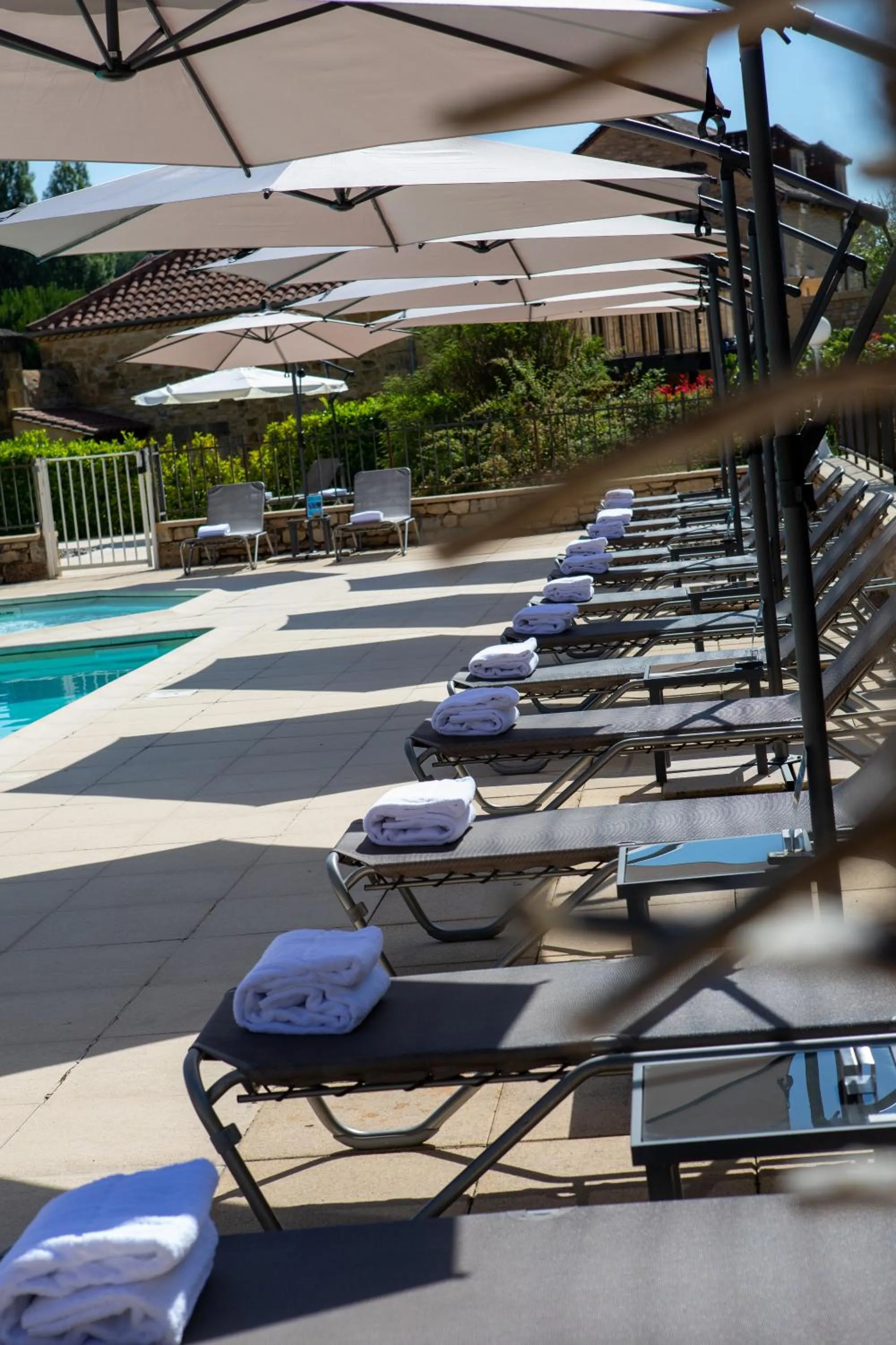 Swimming pool in Domaine de Monrecour - Hôtel & Restaurant - Proche de Sarlat