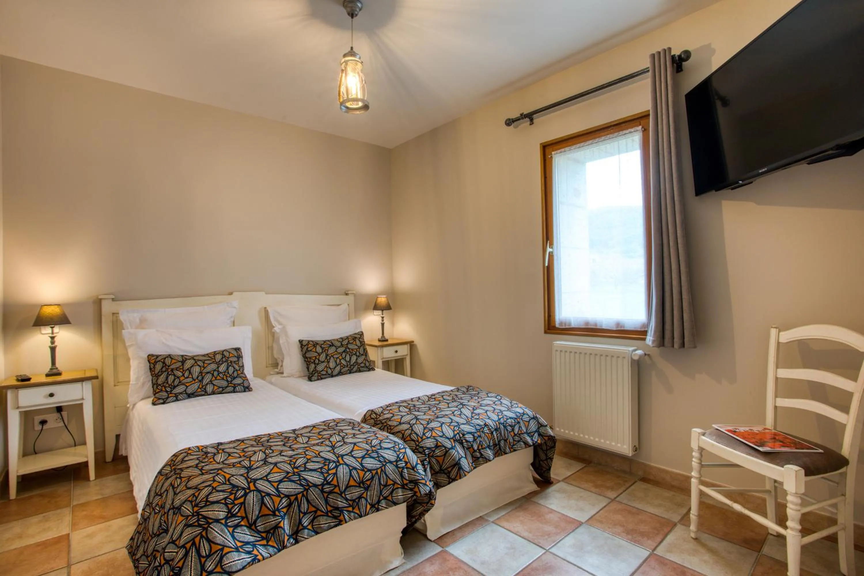 Bed in Domaine de Monrecour - Hôtel & Restaurant - Proche de Sarlat