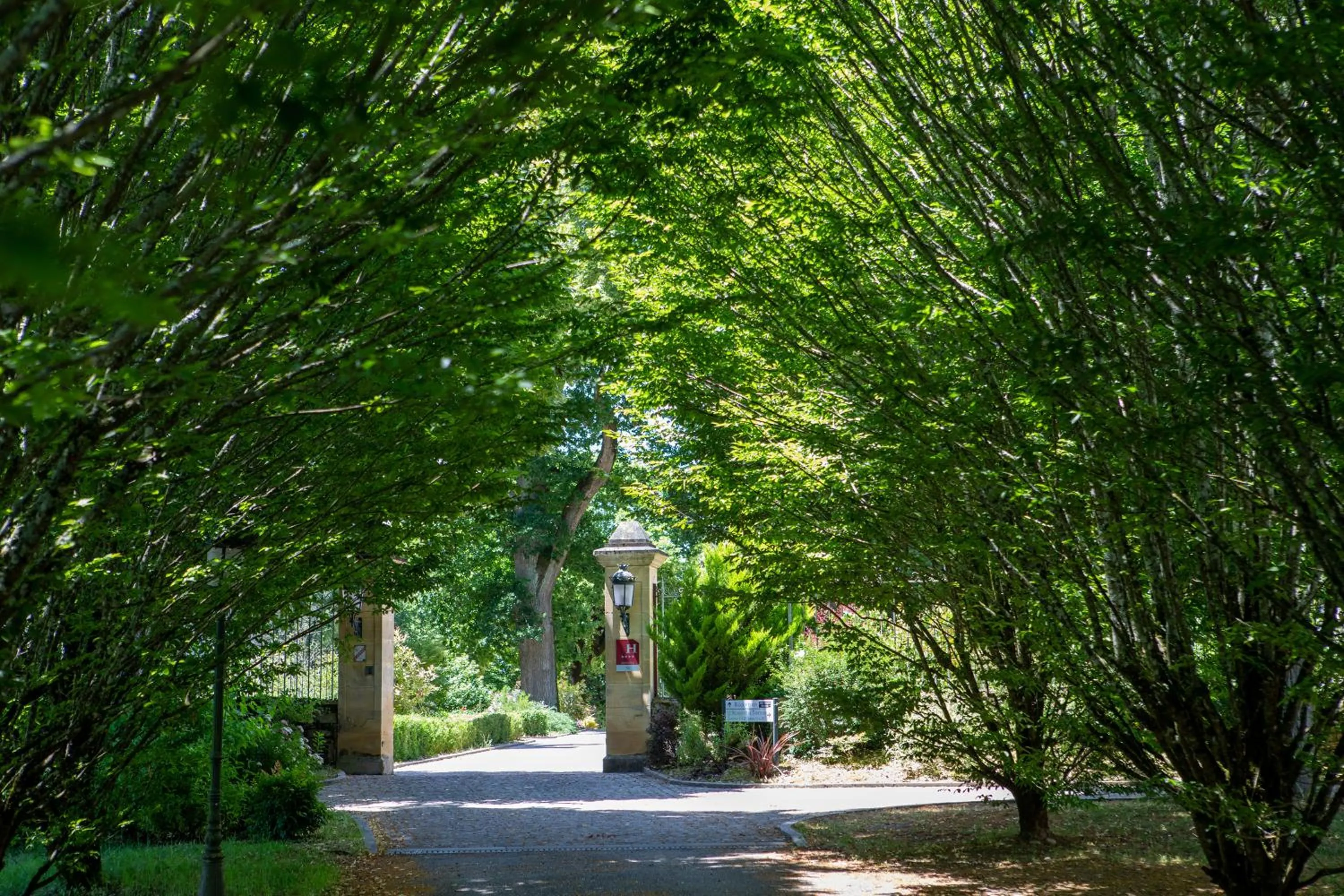 Facade/entrance in Domaine de Monrecour - Hôtel & Restaurant - Proche de Sarlat