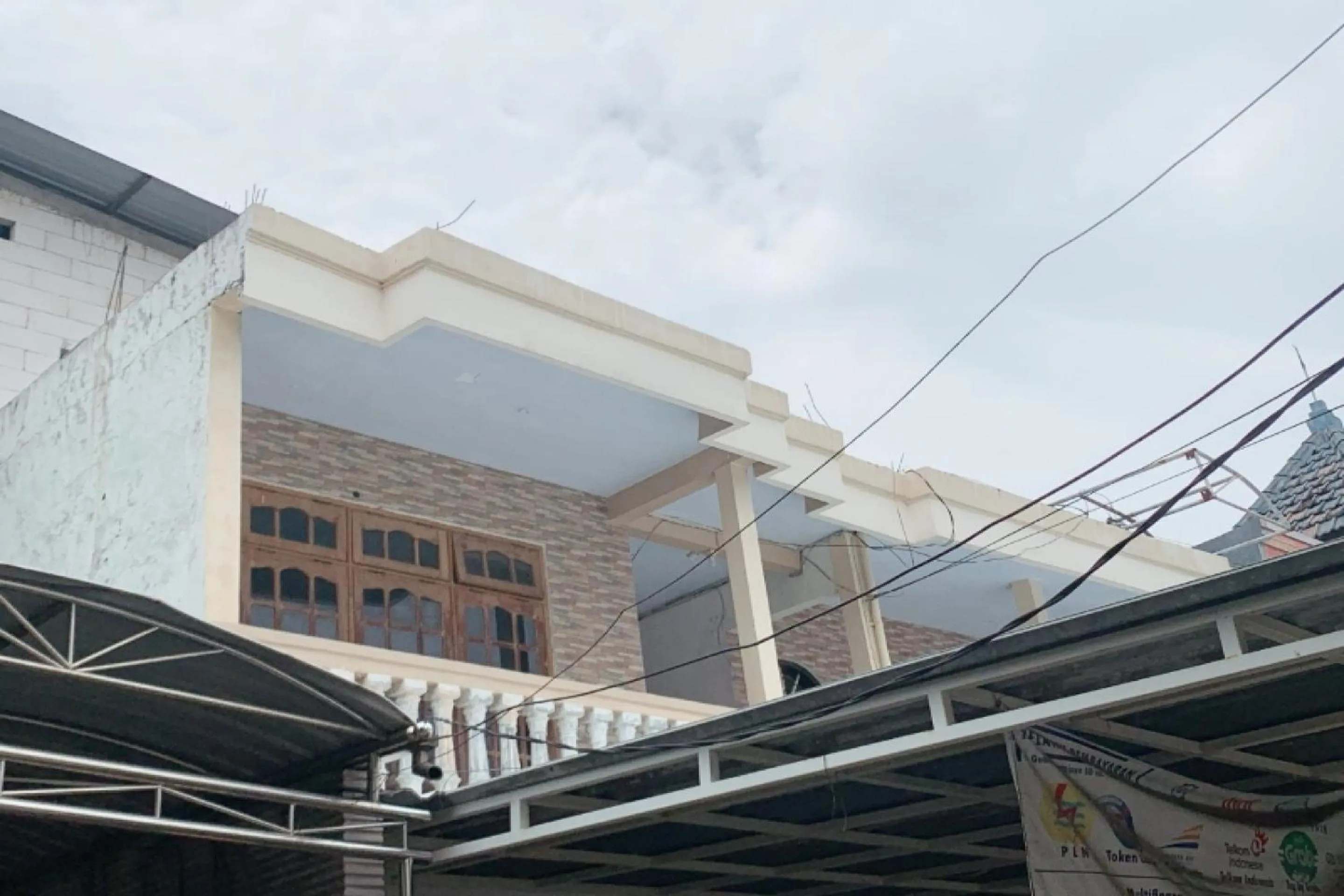 Facade/entrance in Hotel O Juwingan Syariah 3