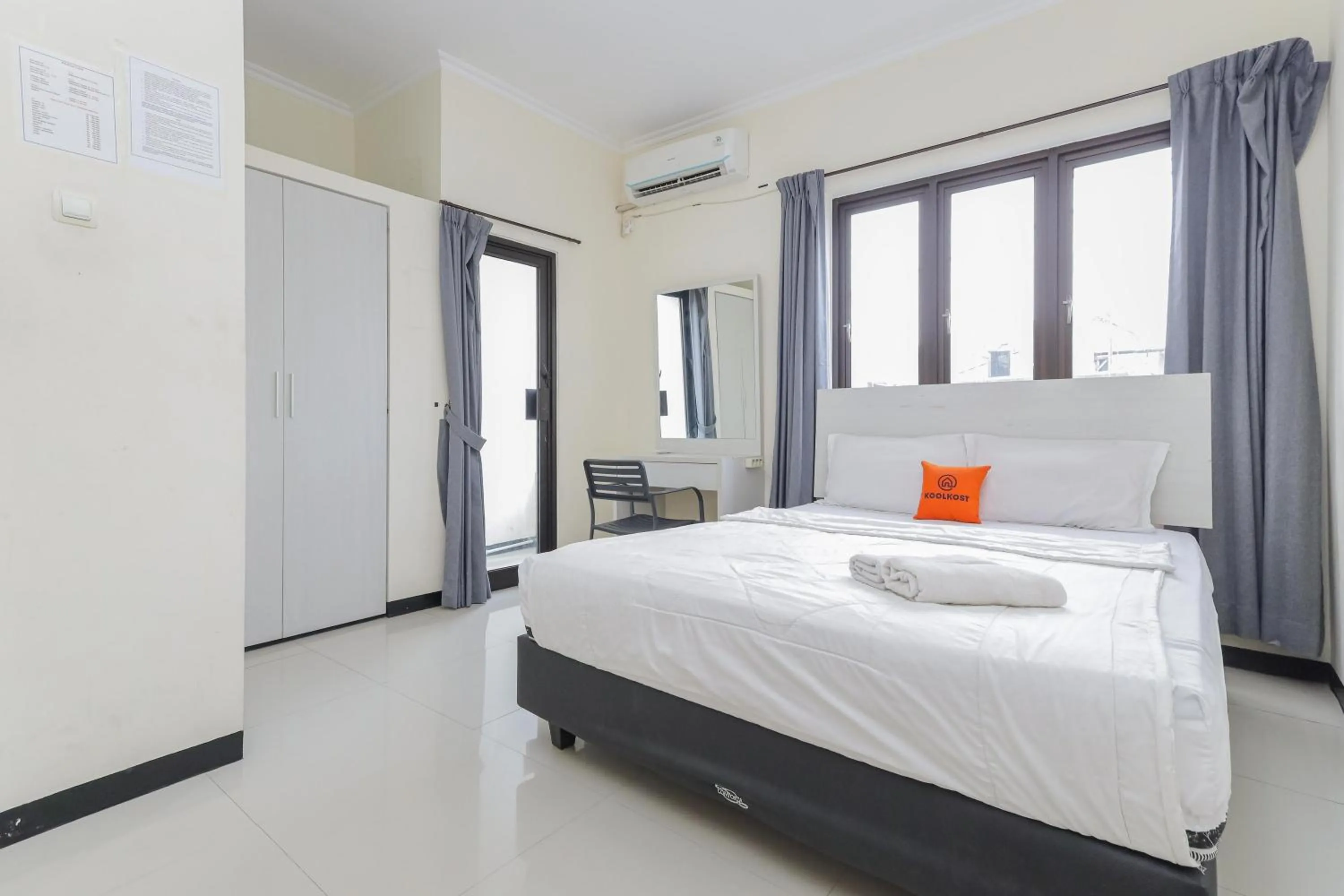 Bedroom in KoolKost near Tunjungan Plaza