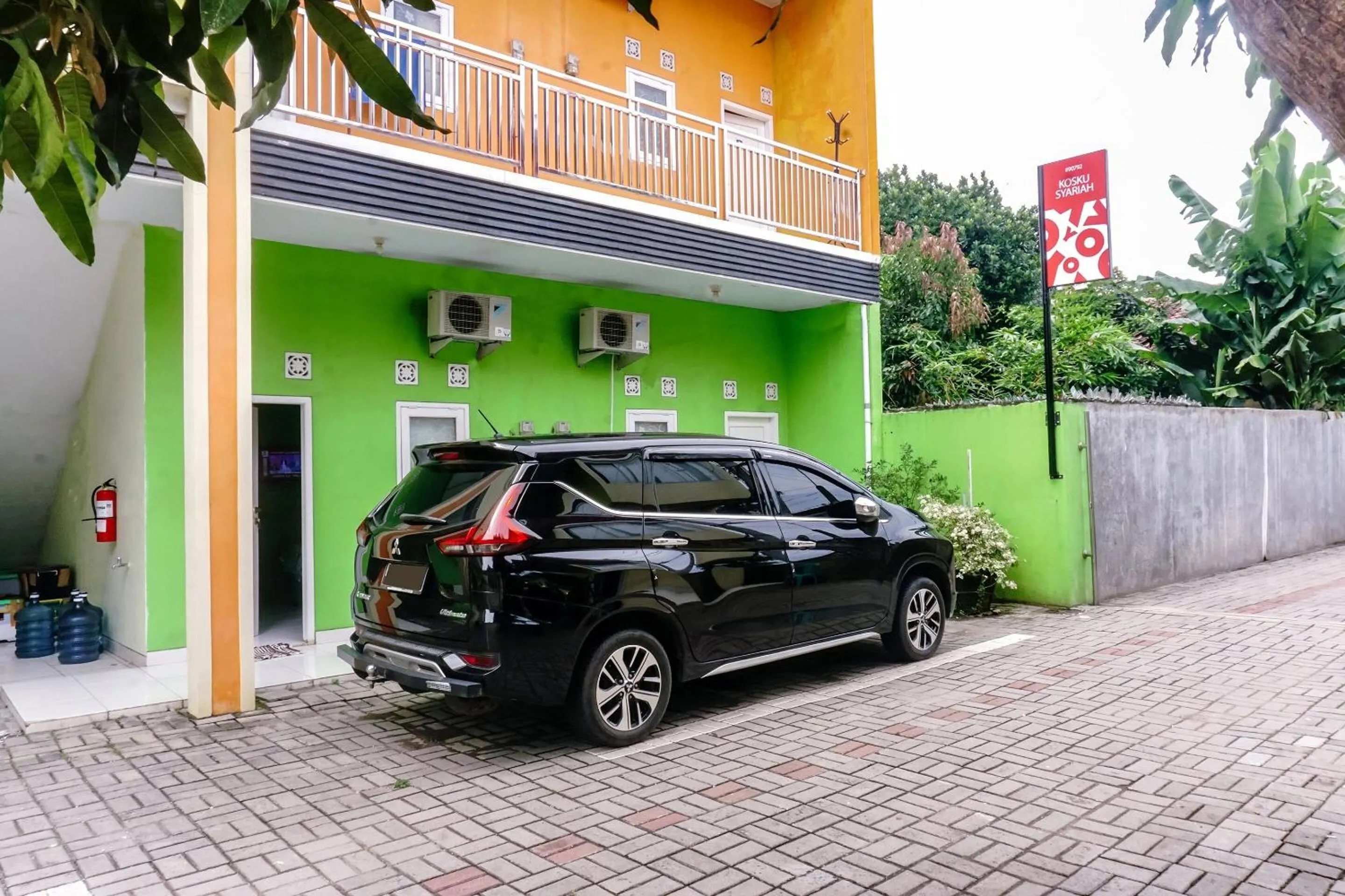 Facade/entrance in OYO 90792 Kosku Syariah