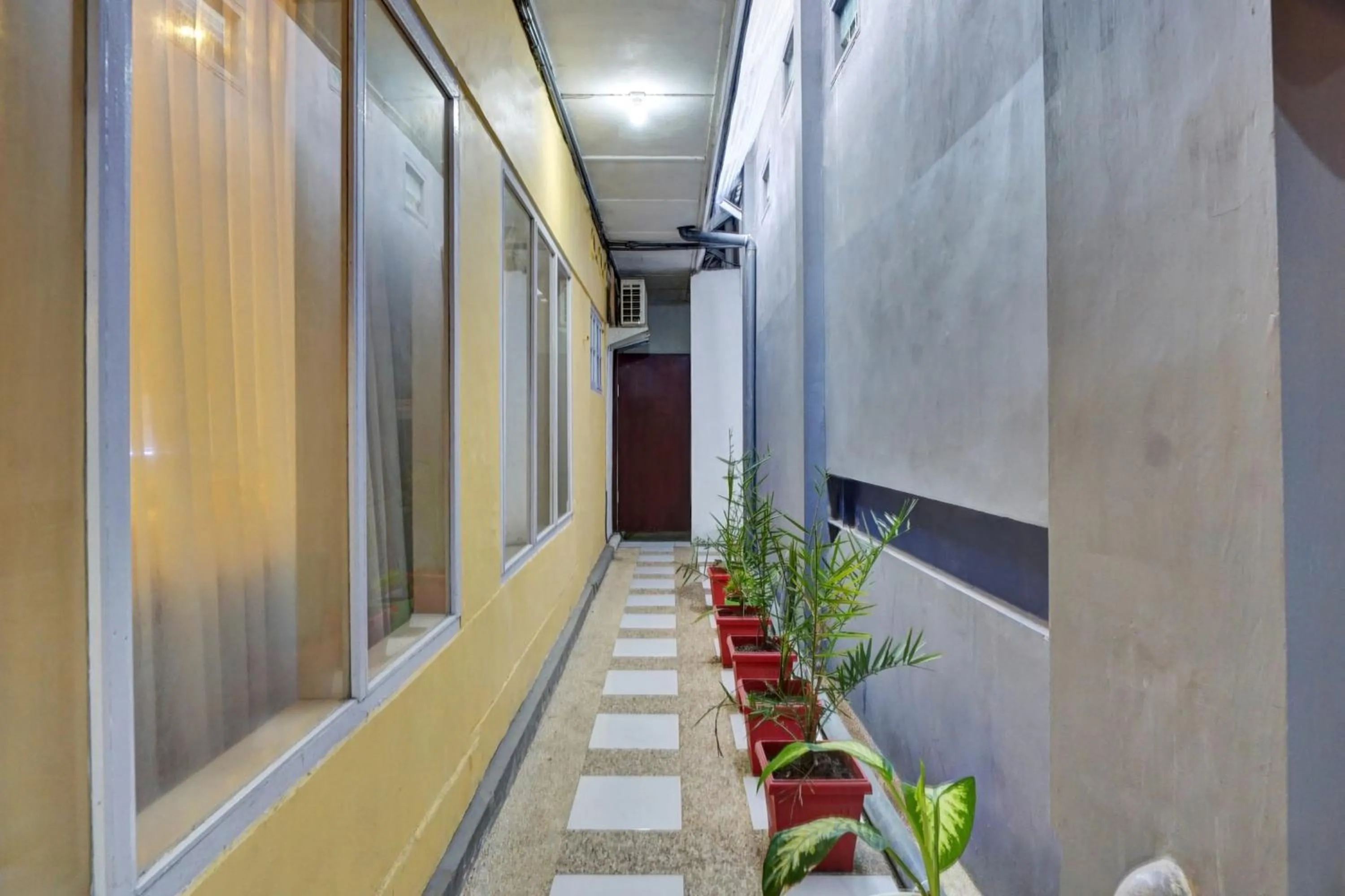 Lobby or reception in Hotel O Btc Guest House Syariah