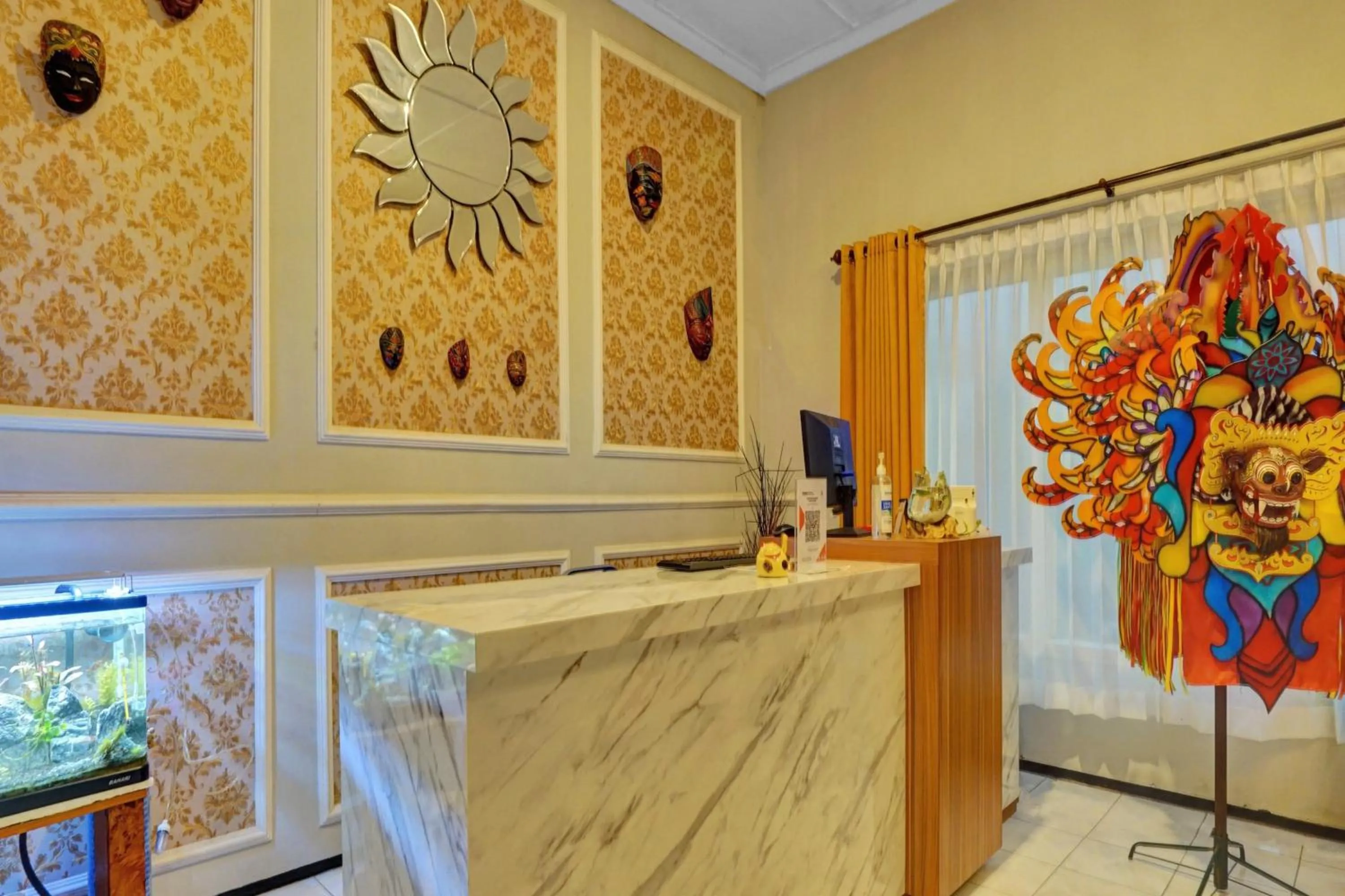 Lobby or reception in Hotel O Btc Guest House Syariah