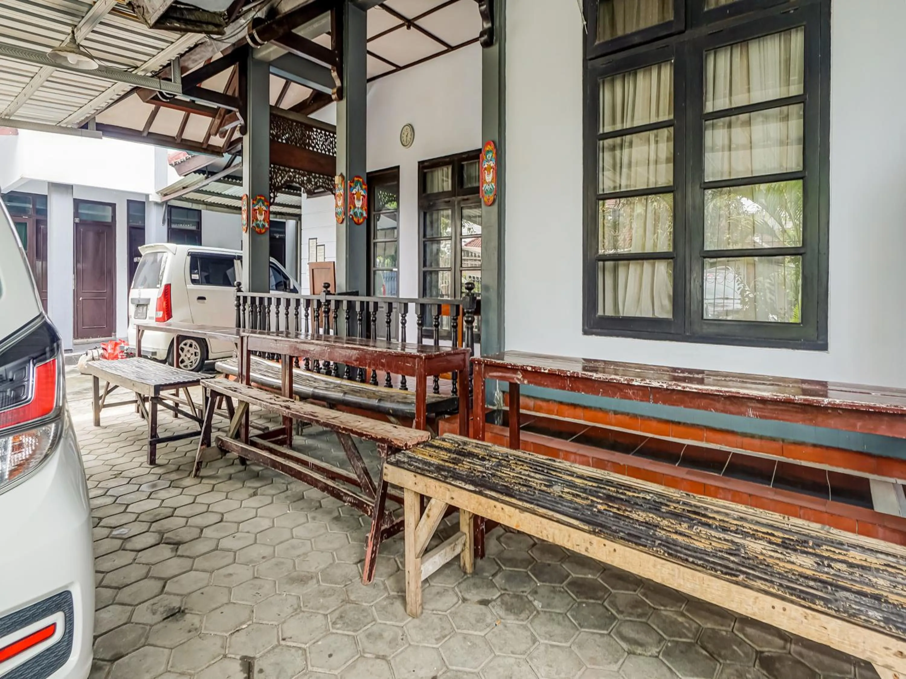 Seating area in SPOT ON 90797 Sukun Syariah Homestay