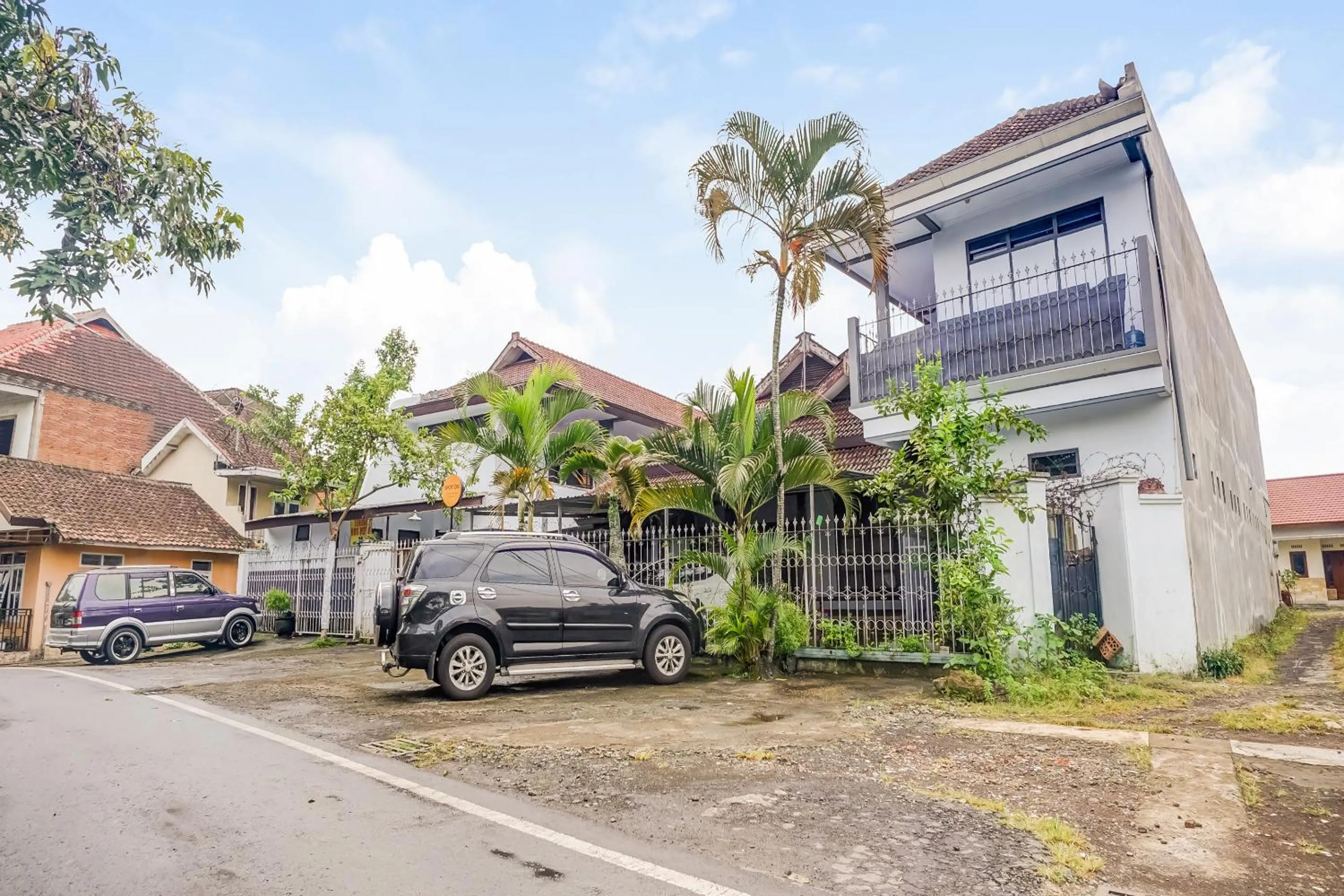Facade/entrance, Property Building in SPOT ON 90797 Sukun Syariah Homestay