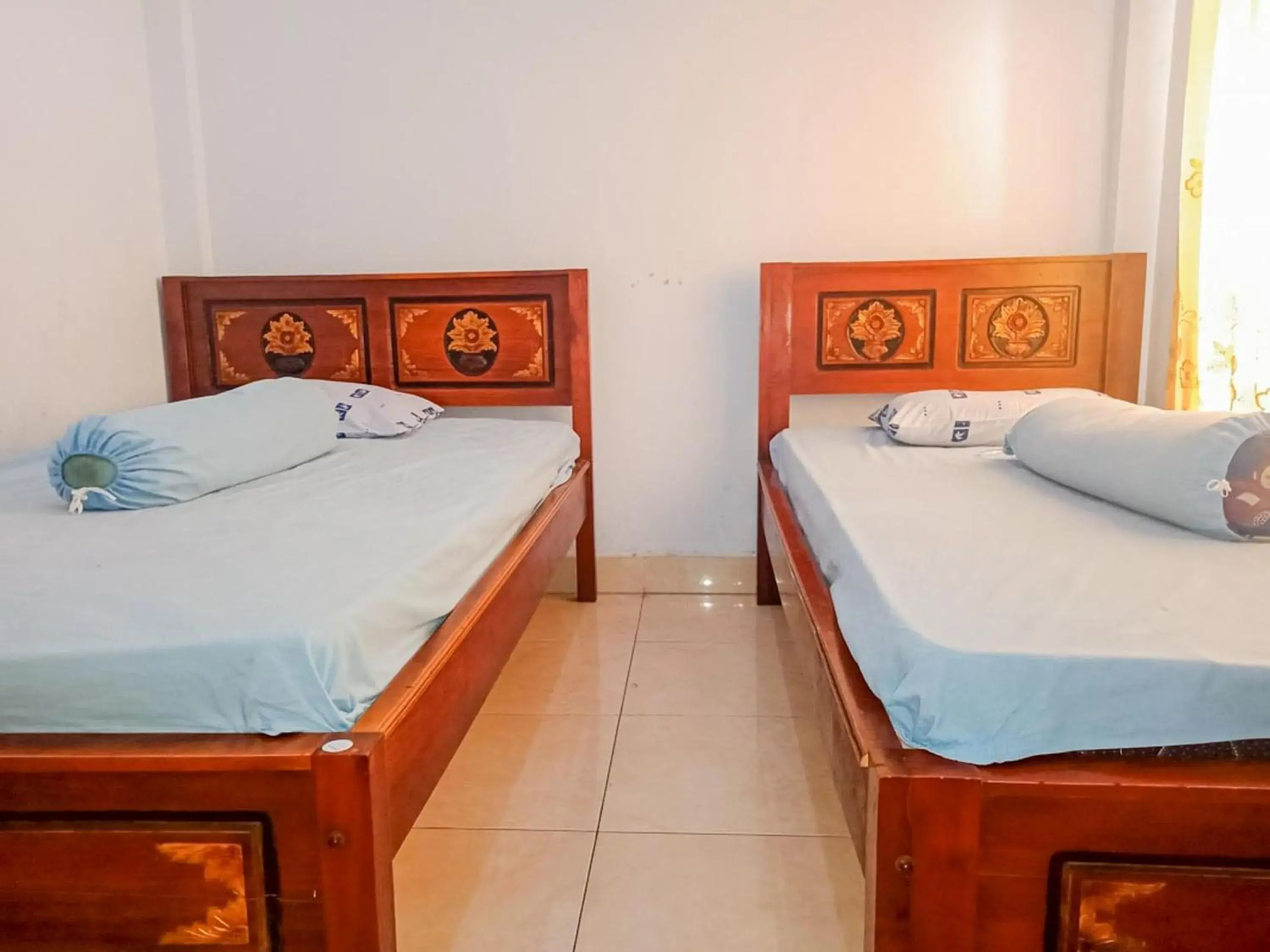 Twin Room in Homestay Awal Fajar Syariah Bulukumba Twin Room in Homestay Awal Fajar Syariah Bulukumba