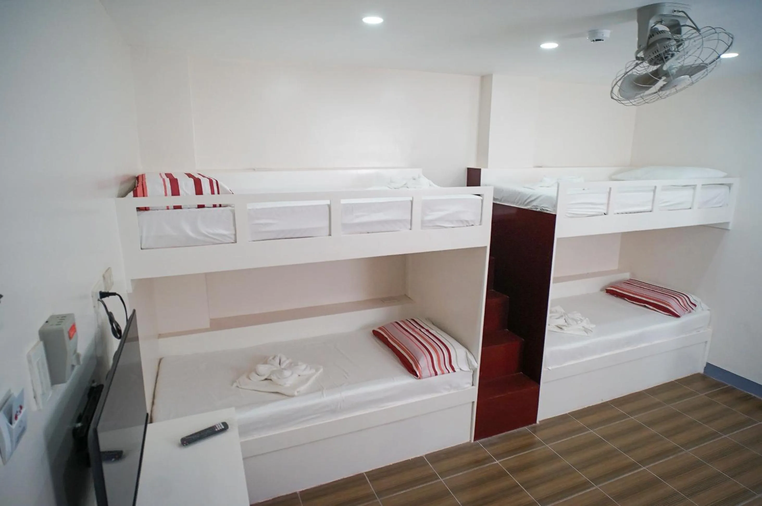 bunk bed, Bed in FB DORMITEL SUITES