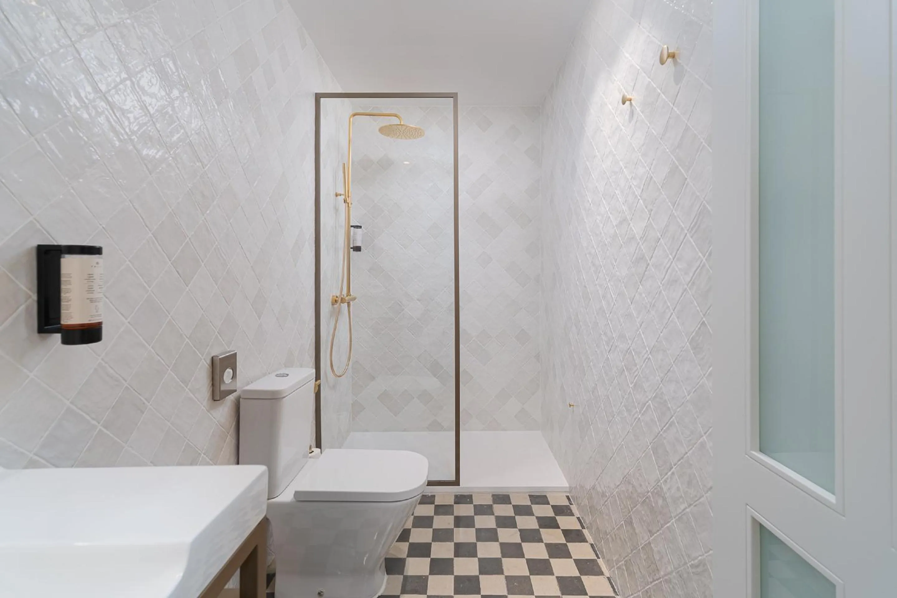 Shower in Boutique Hotel Cordial La Niña de Vegueta