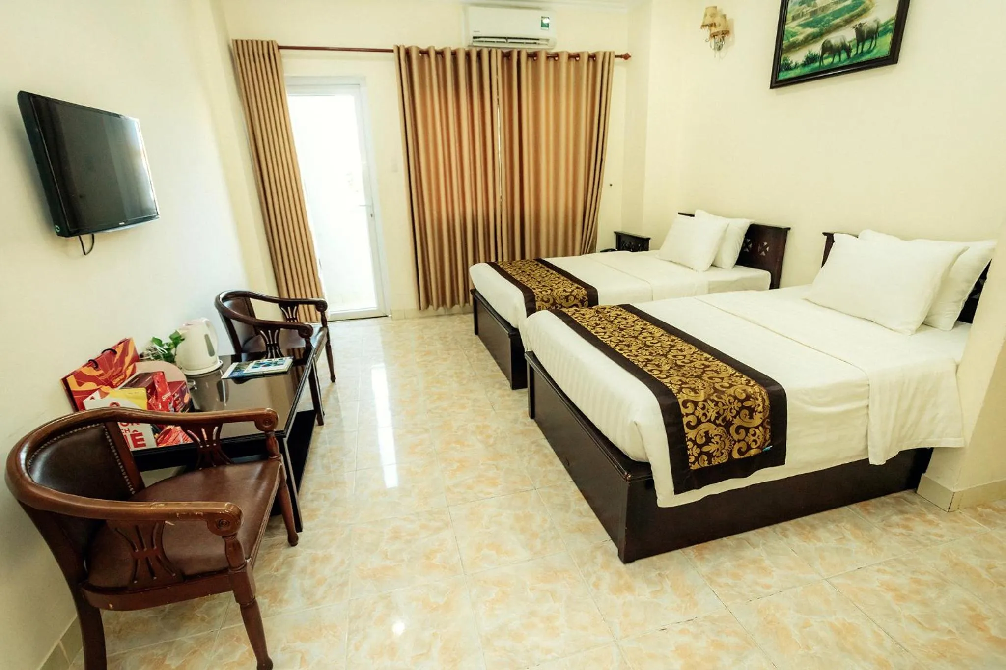 TV and multimedia, Bed in Biet Dien Hotel