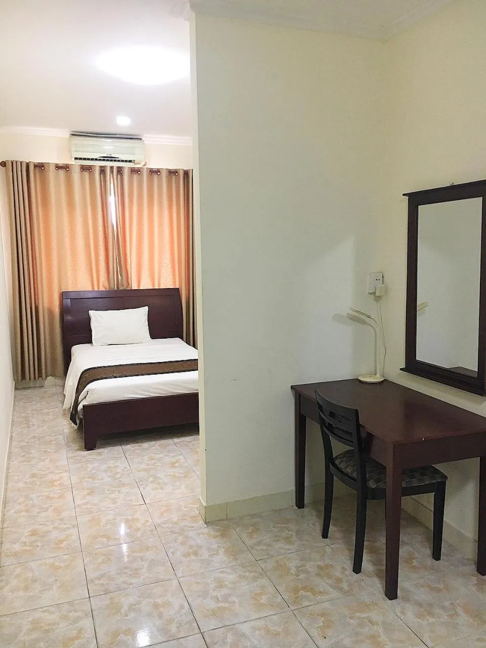 Bed in Biet Dien Hotel