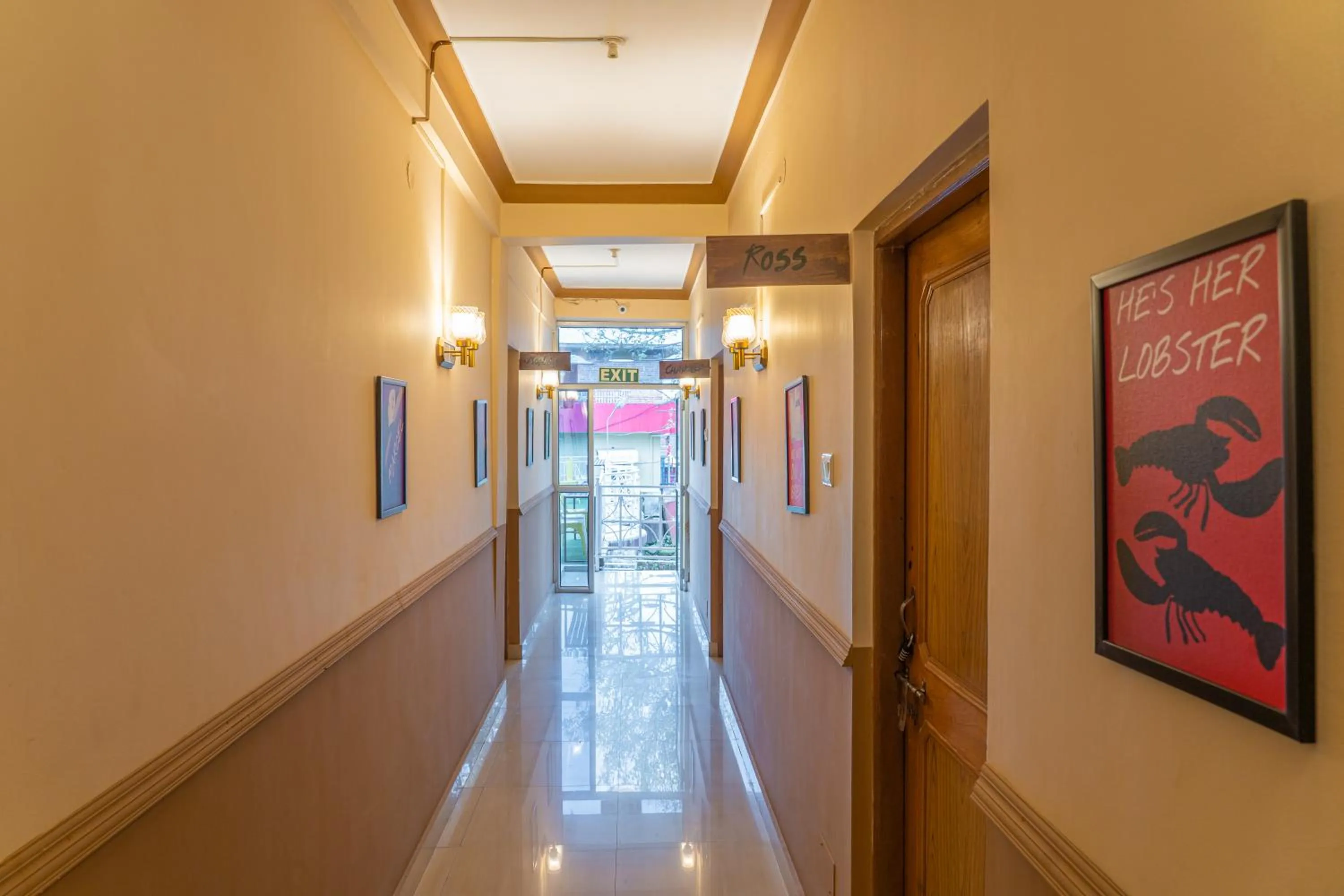 Property building in Whoopers Hostel Bir