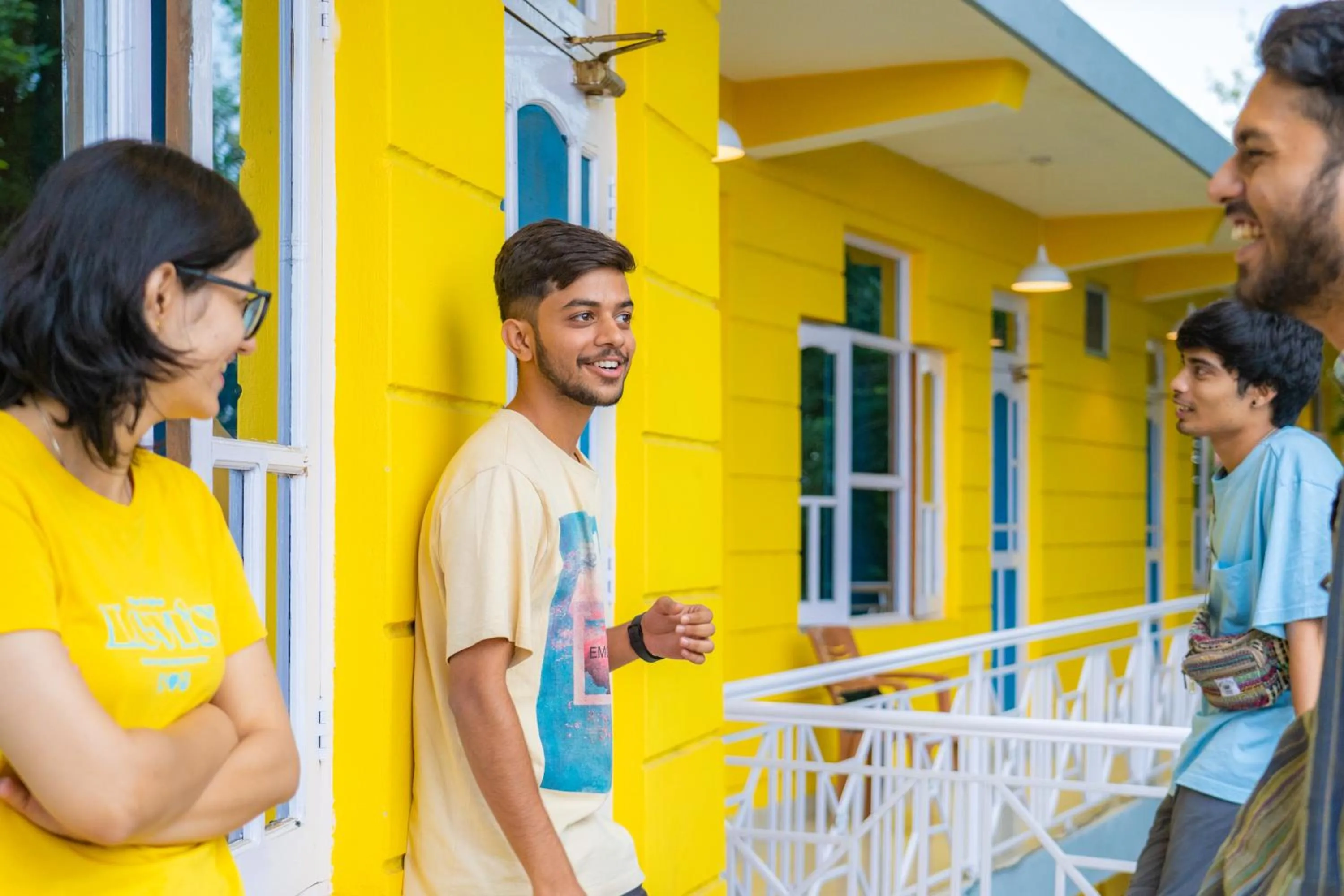 People in Whoopers Hostel Bir