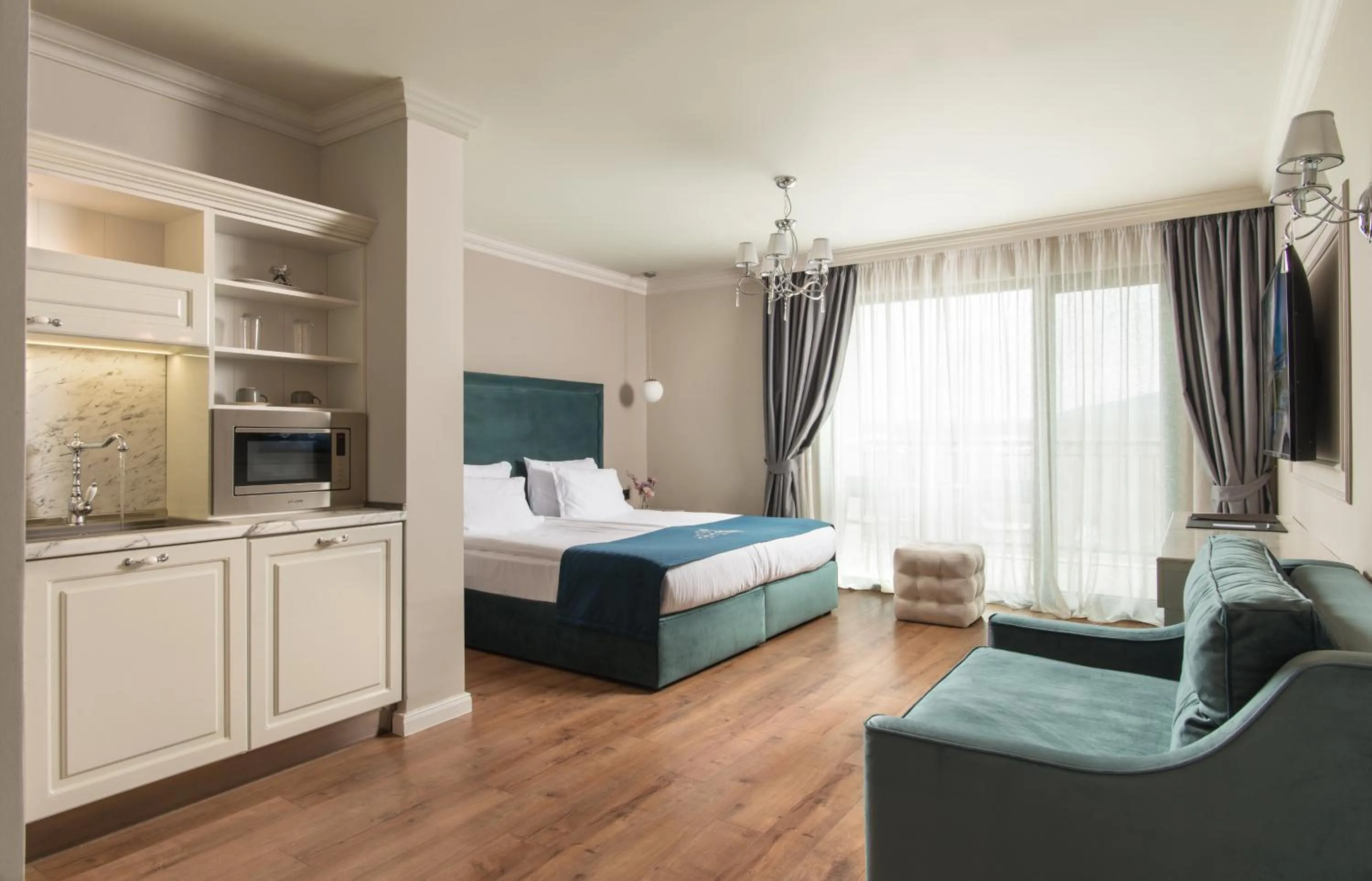 TV and multimedia, Bed in Casa di Fiore SPA and Medical Hotel, Mineral Pools & Private Beach