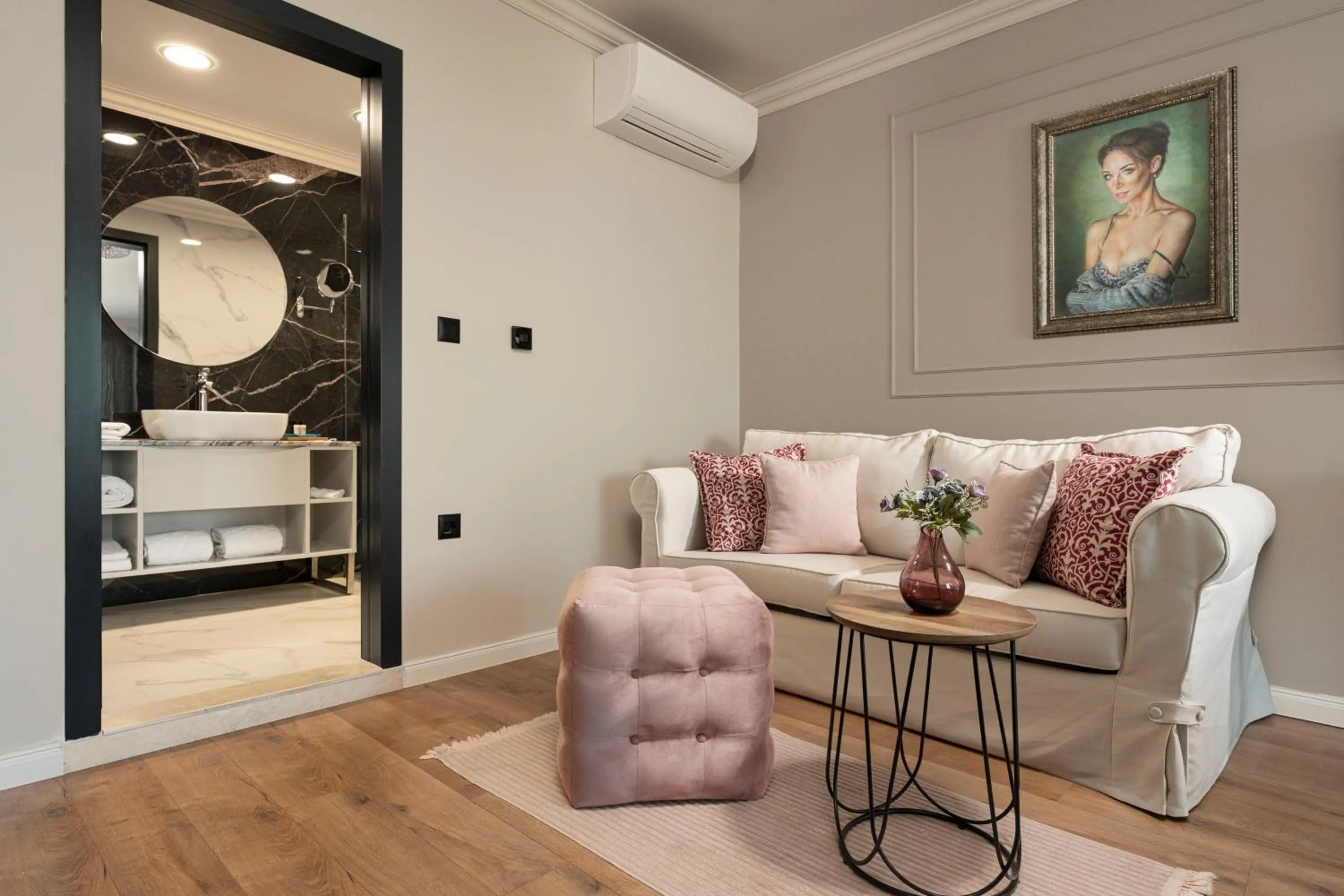 Bathroom, Bed in Casa di Fiore SPA and Medical Hotel, Mineral Pools & Private Beach