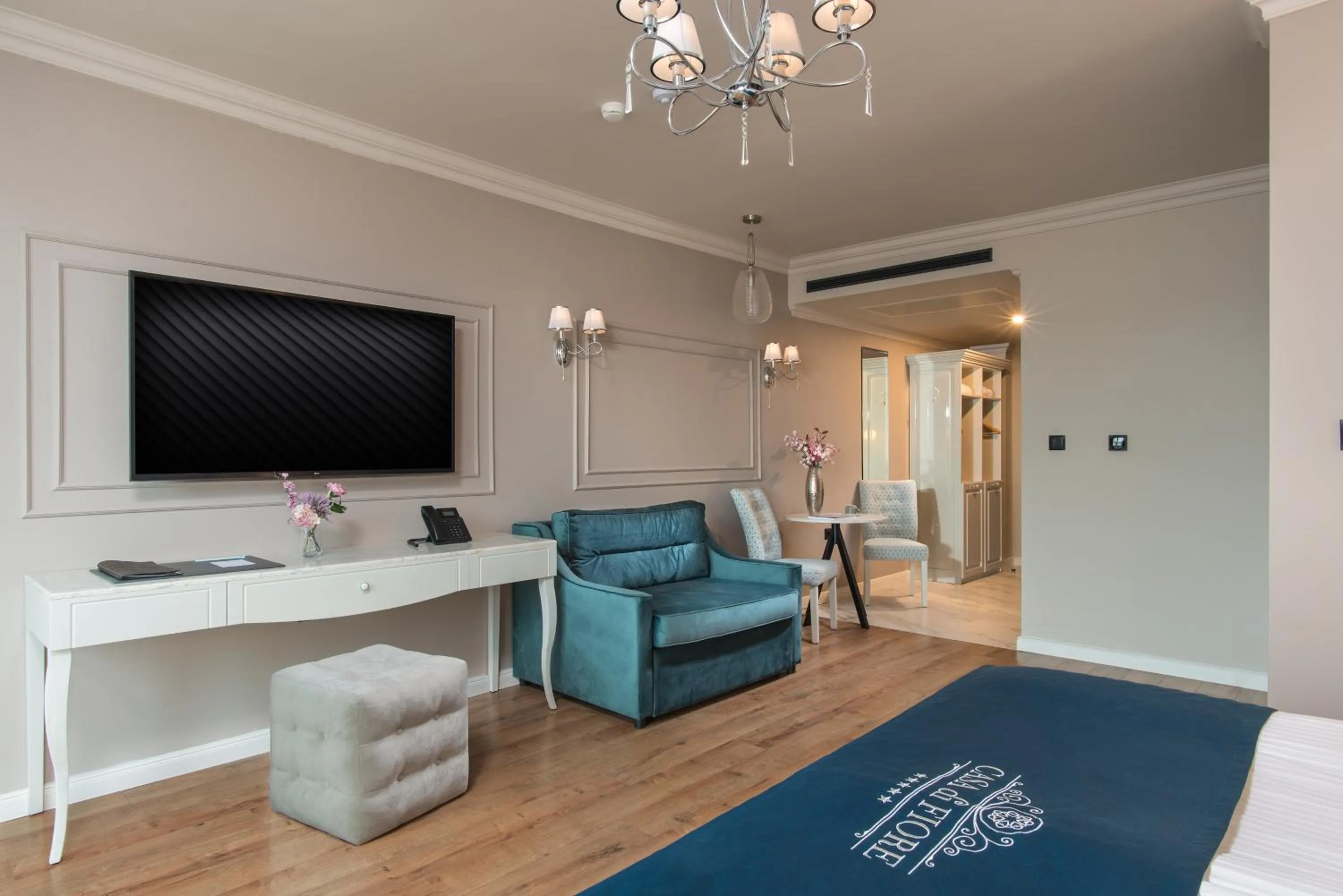 TV and multimedia in Casa di Fiore SPA and Medical Hotel, Mineral Pools & Private Beach