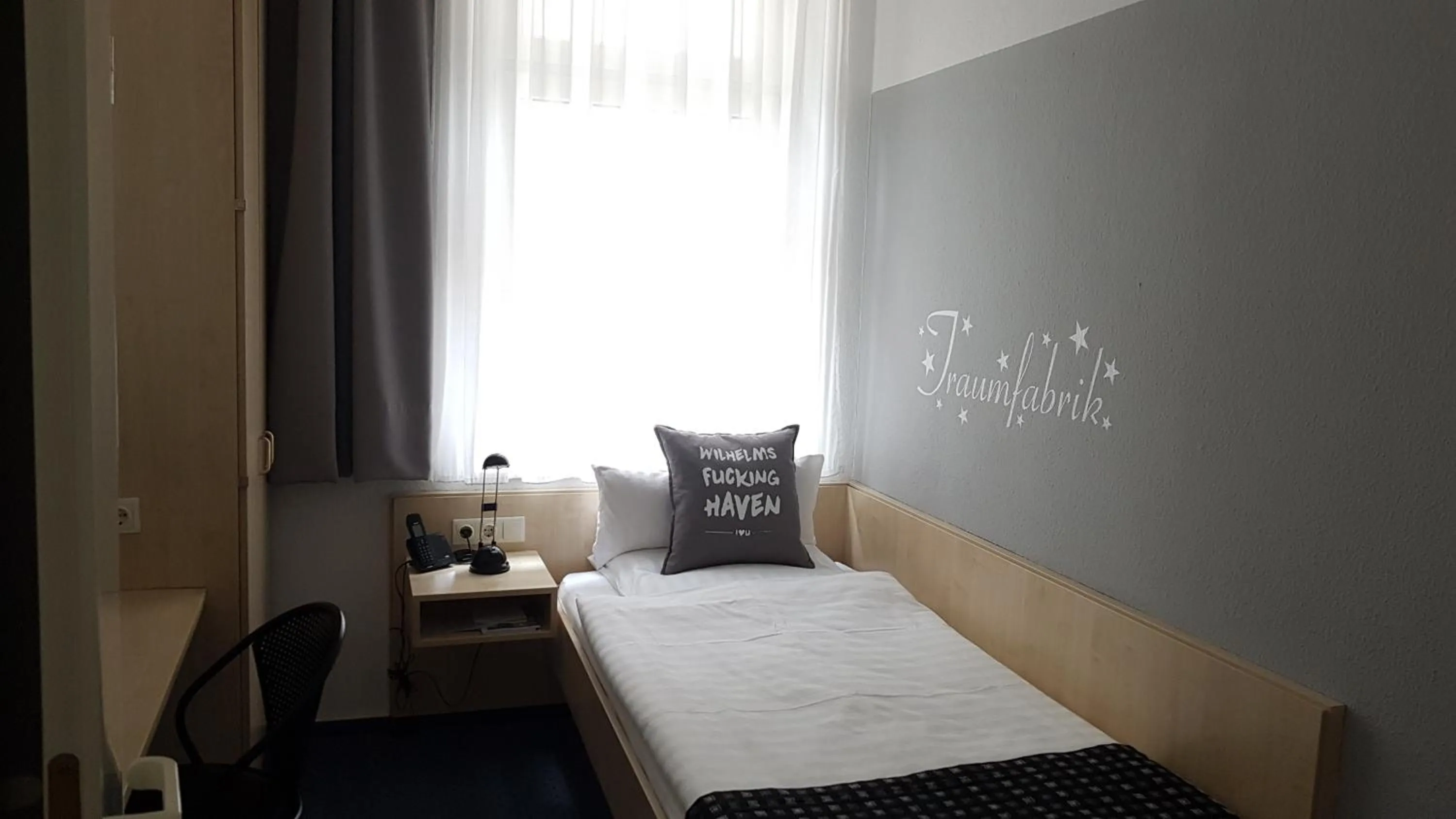 Photo of the whole room, Bed in Hotel Keil