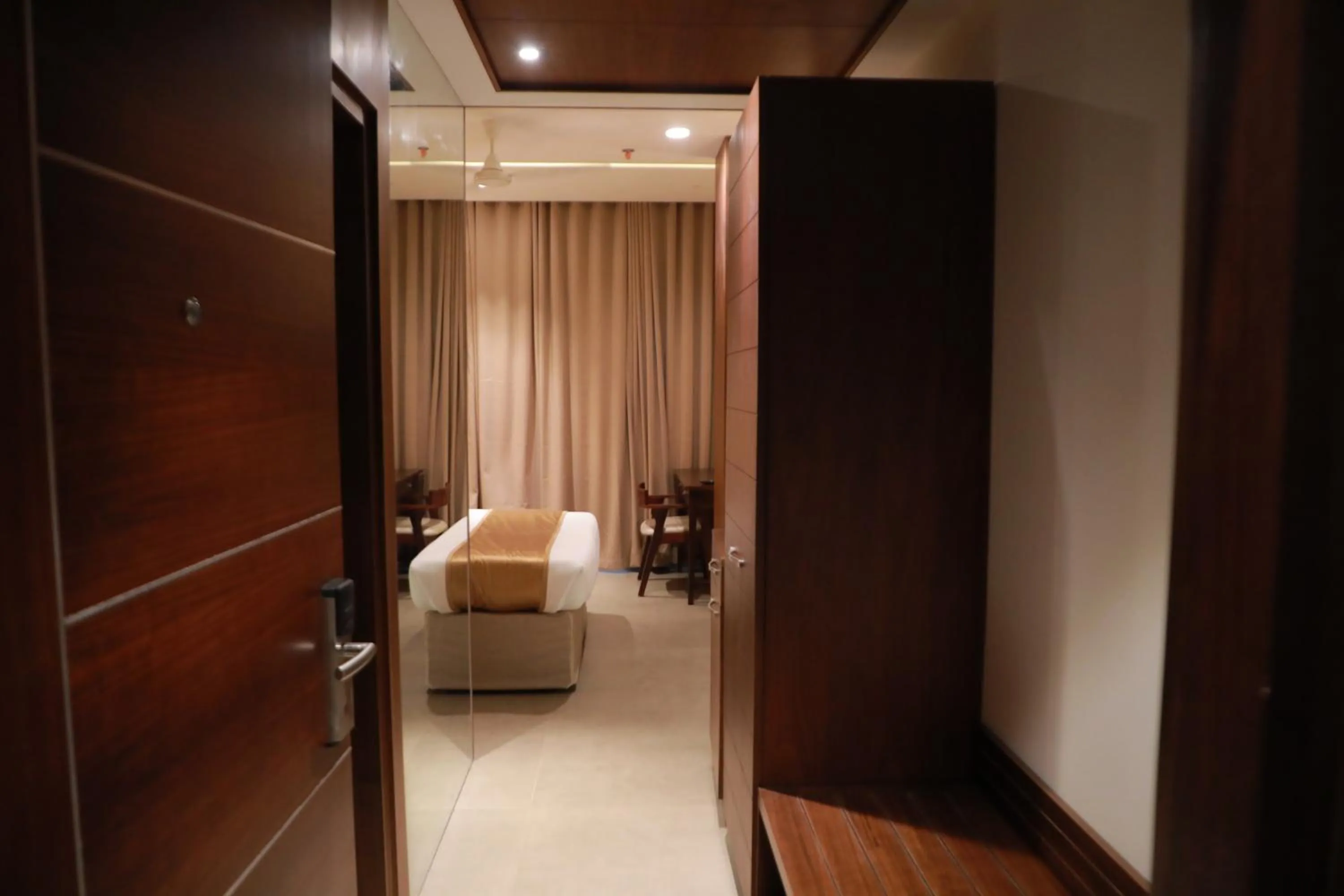 View (from property/room), Bed in Magnet Hotel