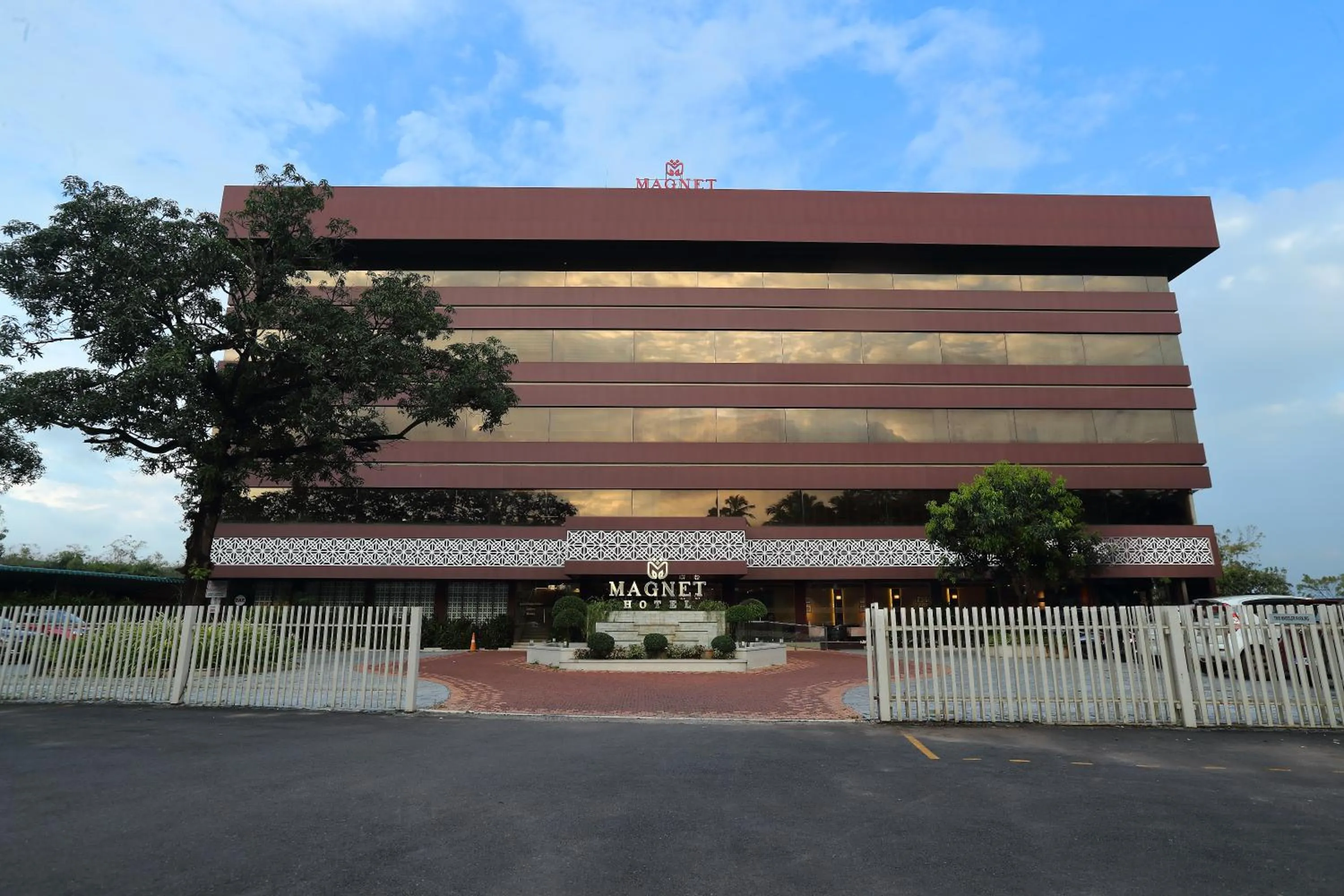 Property building in Magnet Hotel