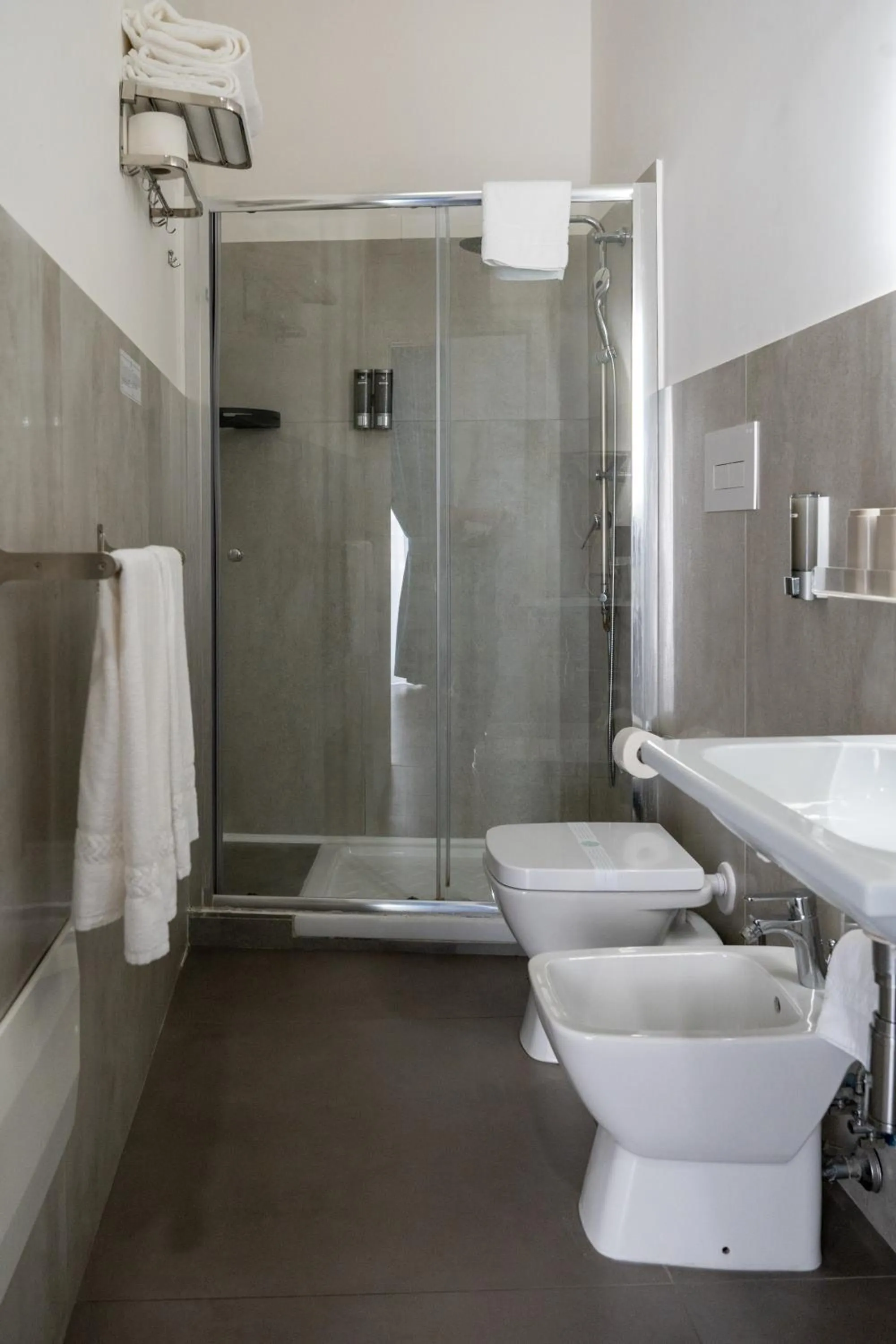 Shower in Hotel San Michele