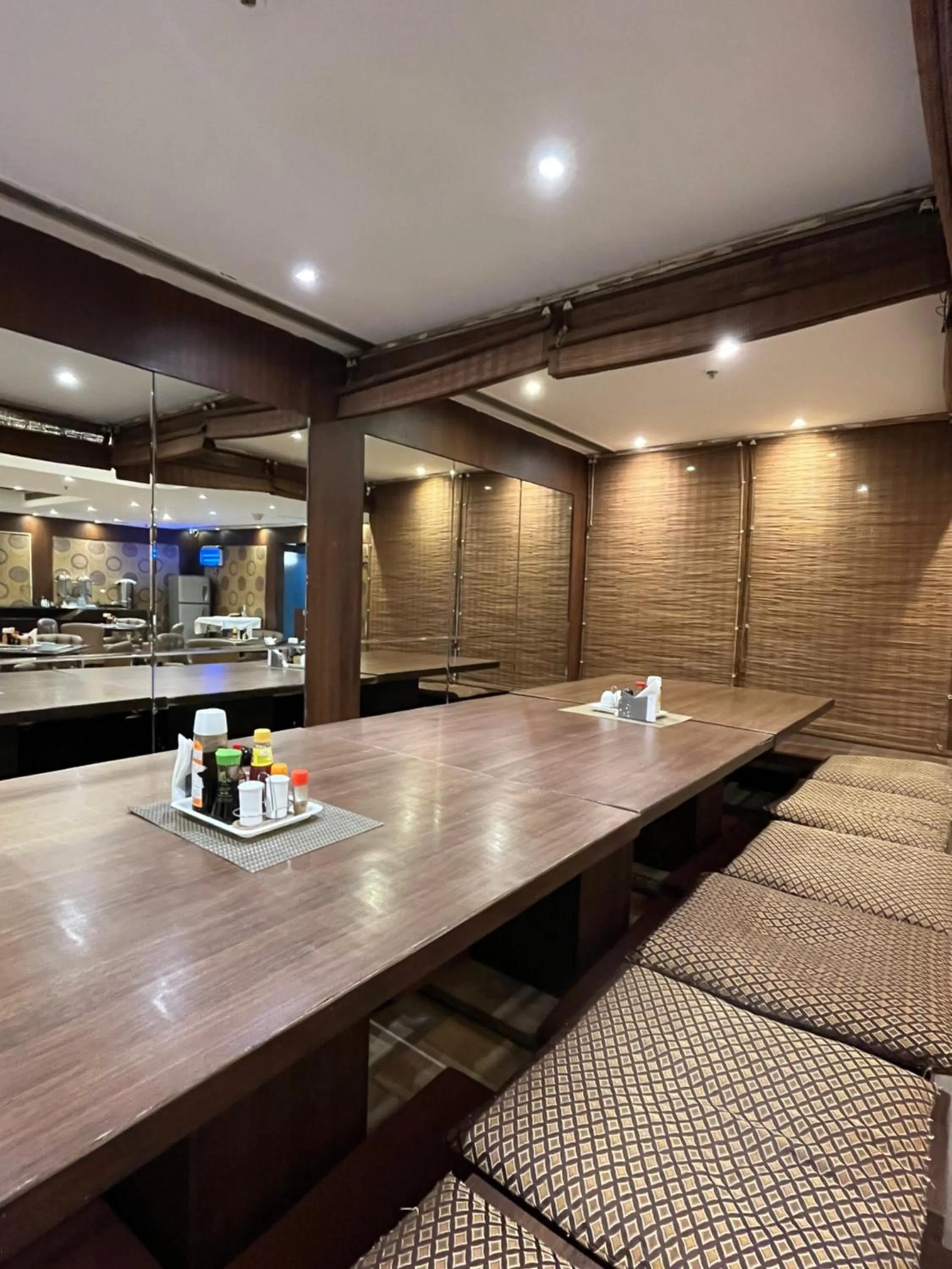 Restaurant/places to eat in YUHI MANSIONS-A Boutique Hotel