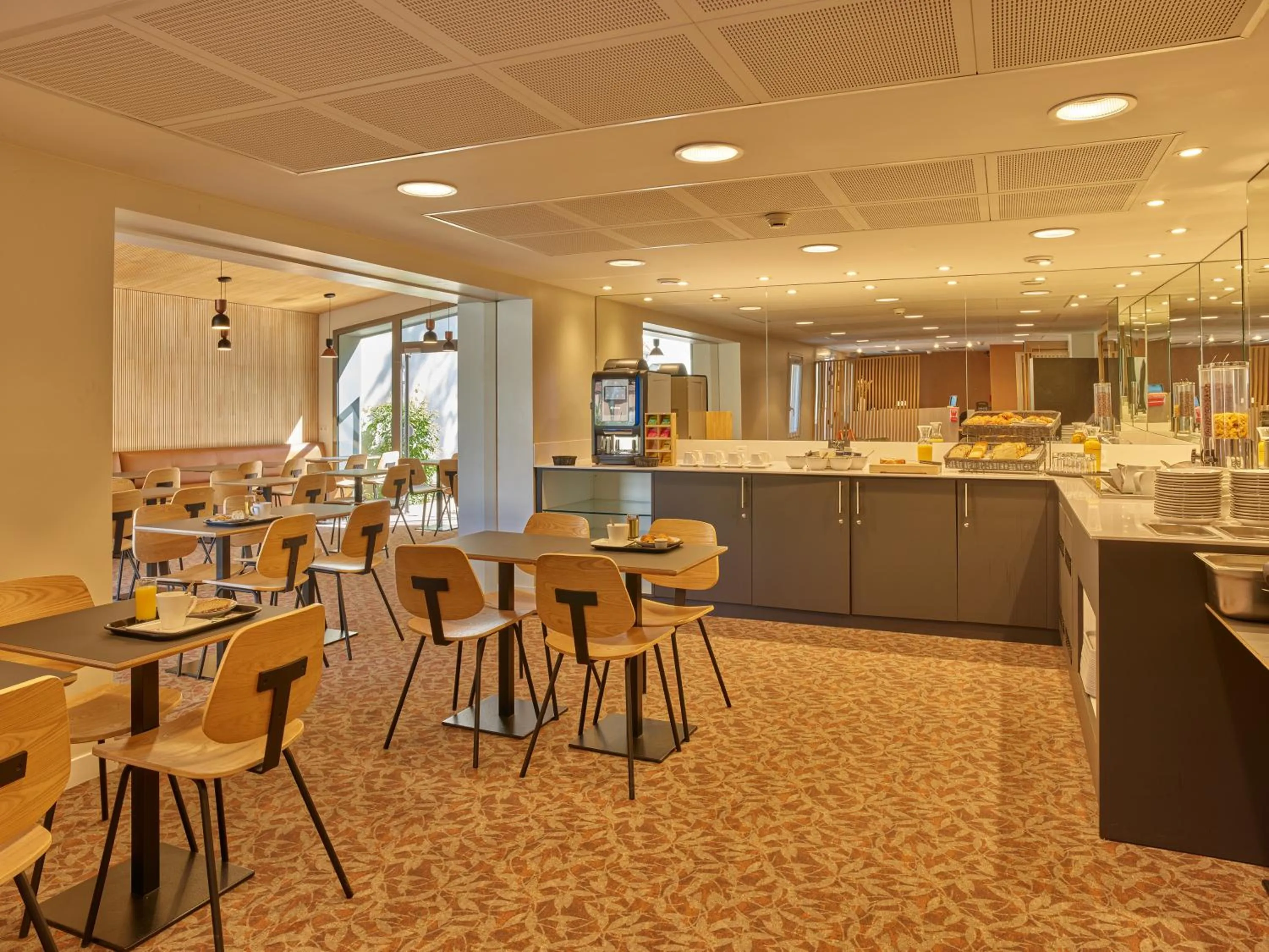 Food and drinks in Hôtel REVOTEL Nancy Centre Gare et Congrès