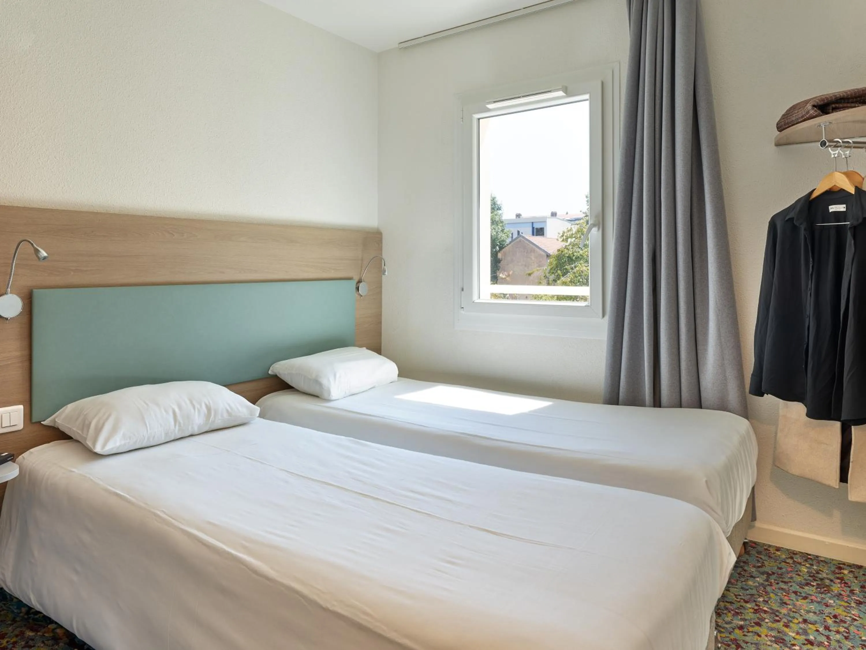 Photo of the whole room, Bed in Hôtel REVOTEL Nancy Centre Gare et Congrès