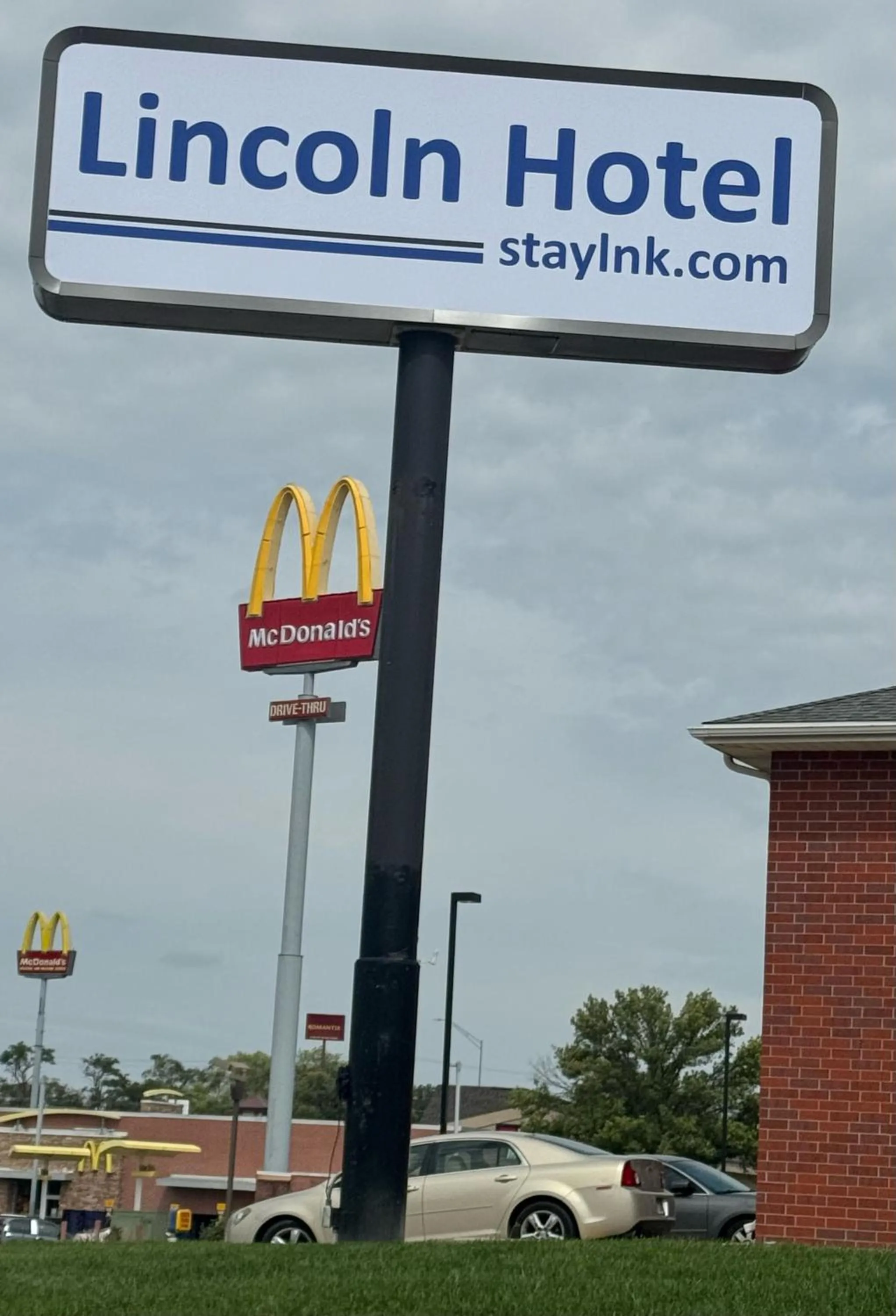 Property building in Lincoln Hotel