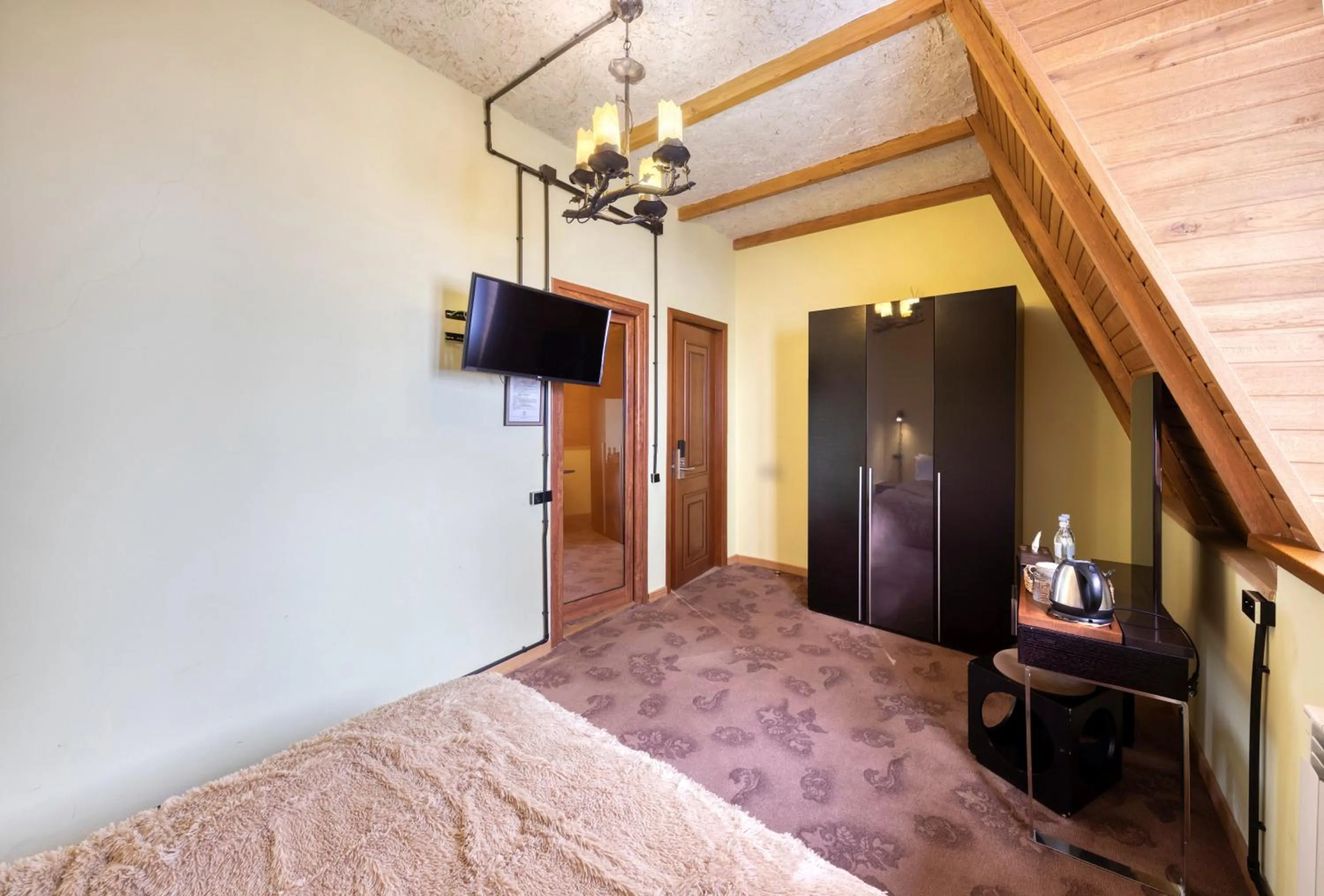 Bed in Alpine Castle Hotel