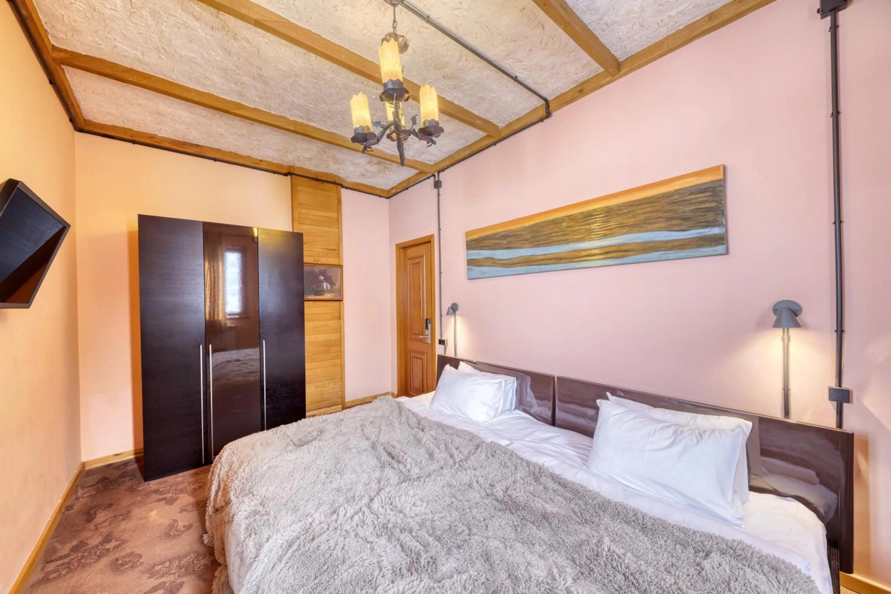 Bed in Alpine Castle Hotel