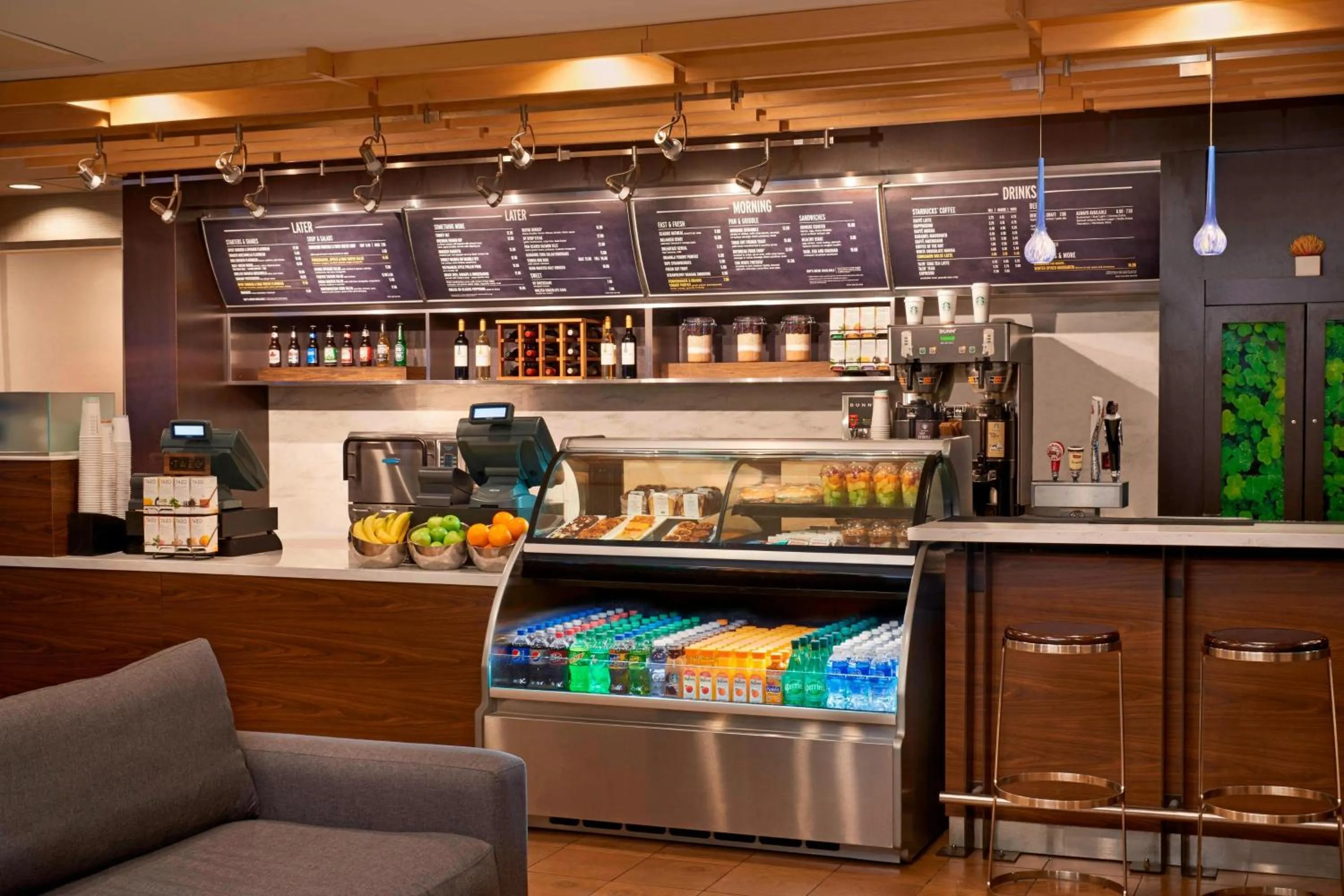 Breakfast in Courtyard by Marriott Toronto Downtown