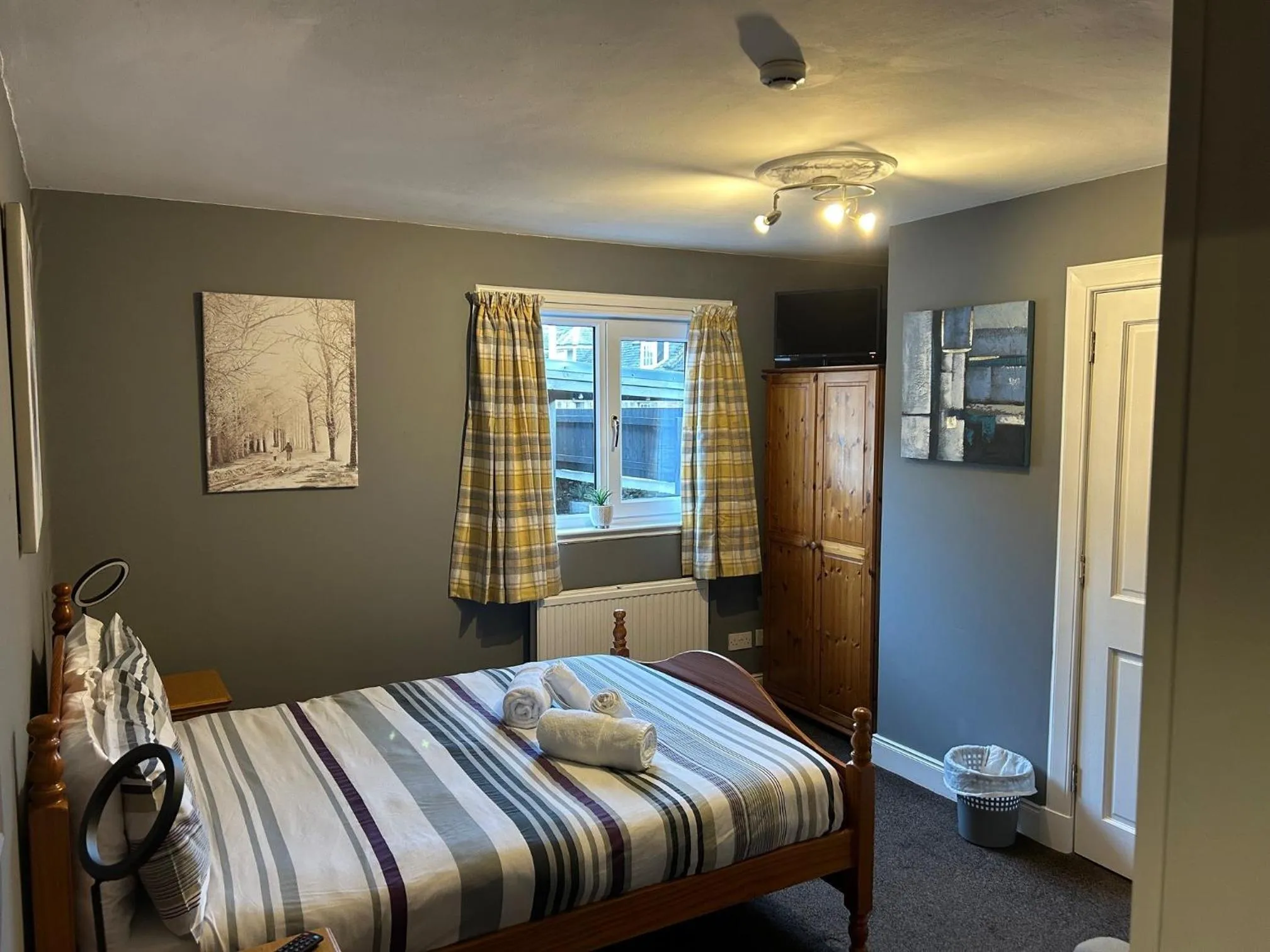 Bedroom, Bed in Winmar