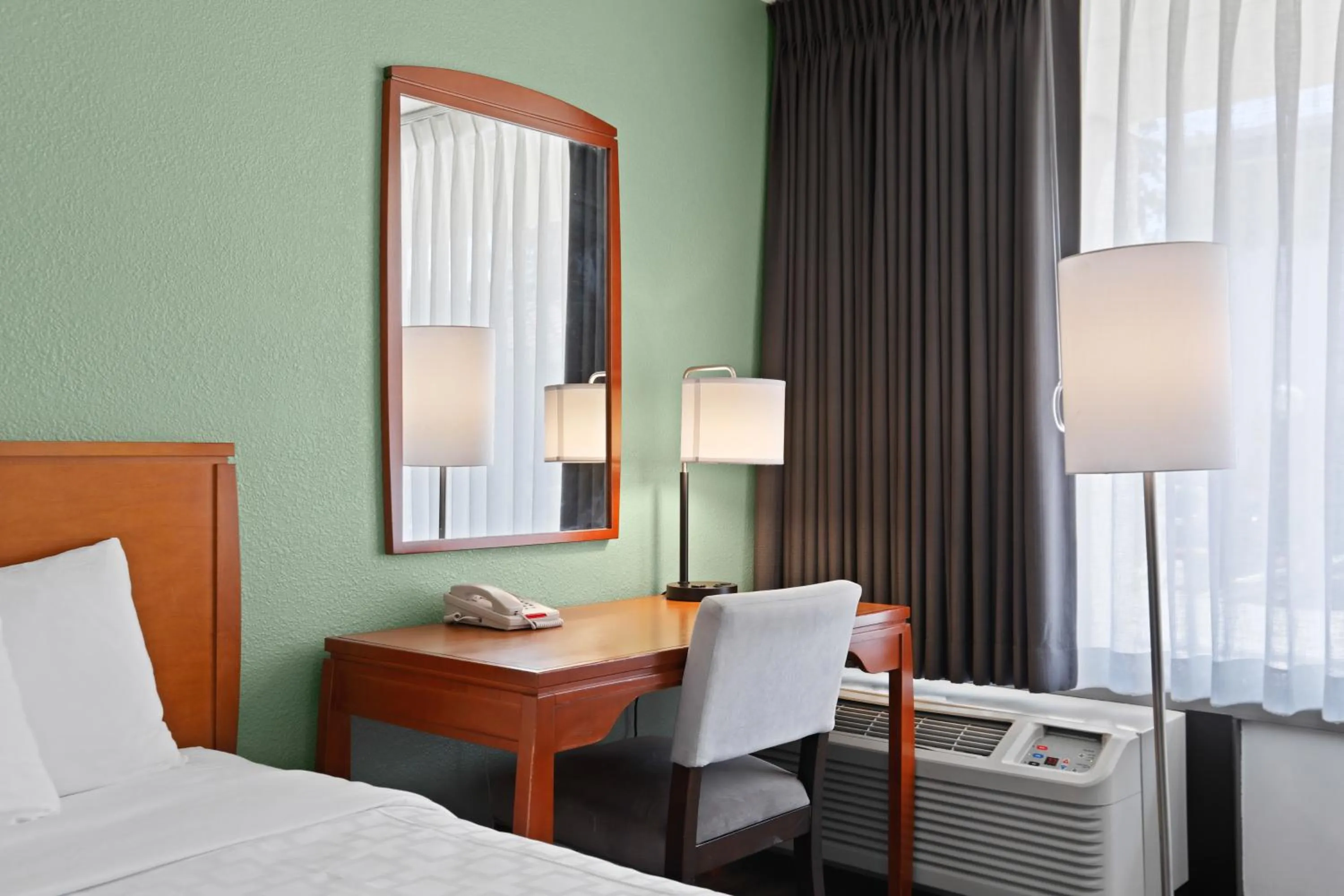 Other, Bed in Vagabond Inn Executive Old Town