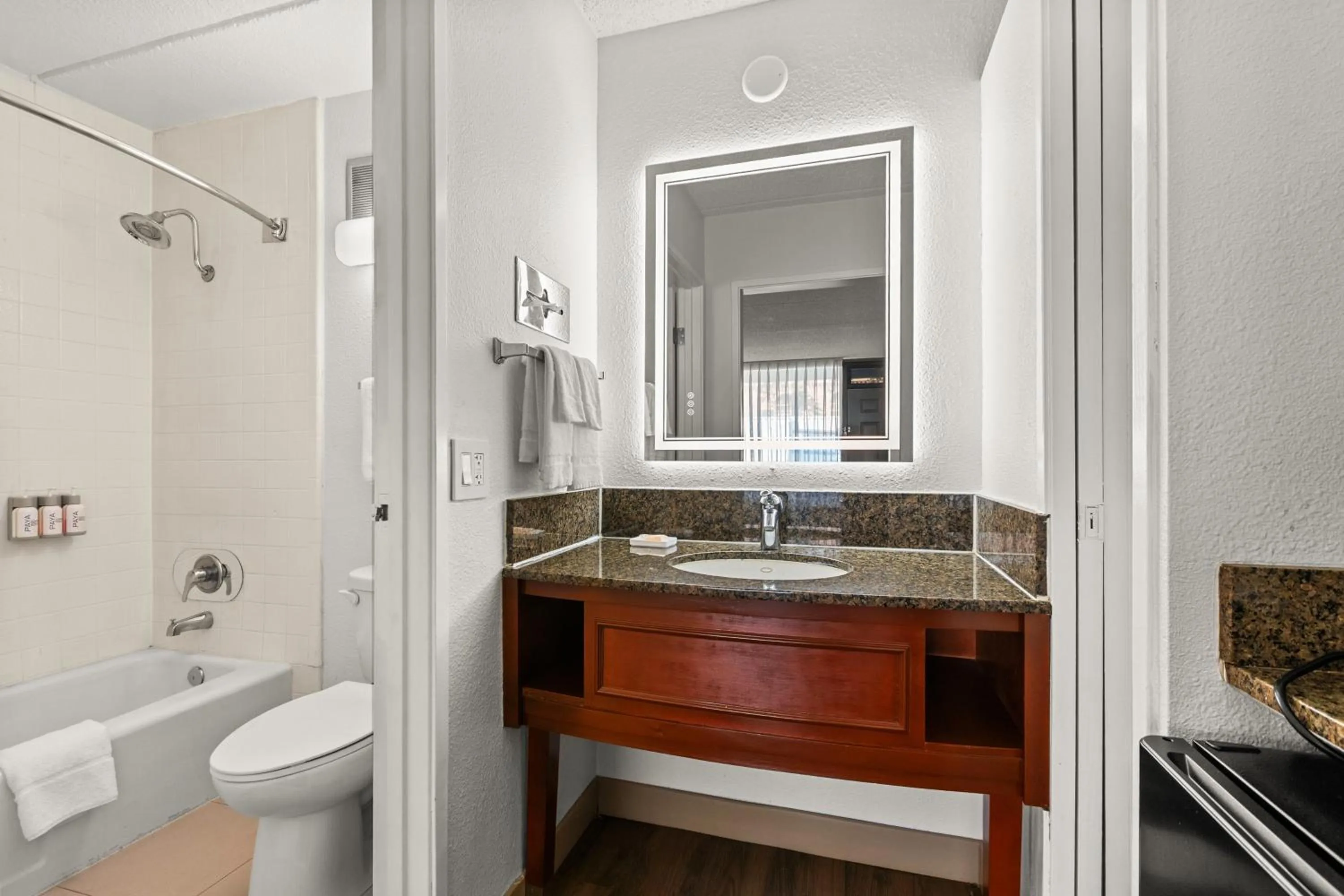 Bathroom in Vagabond Inn Executive Old Town