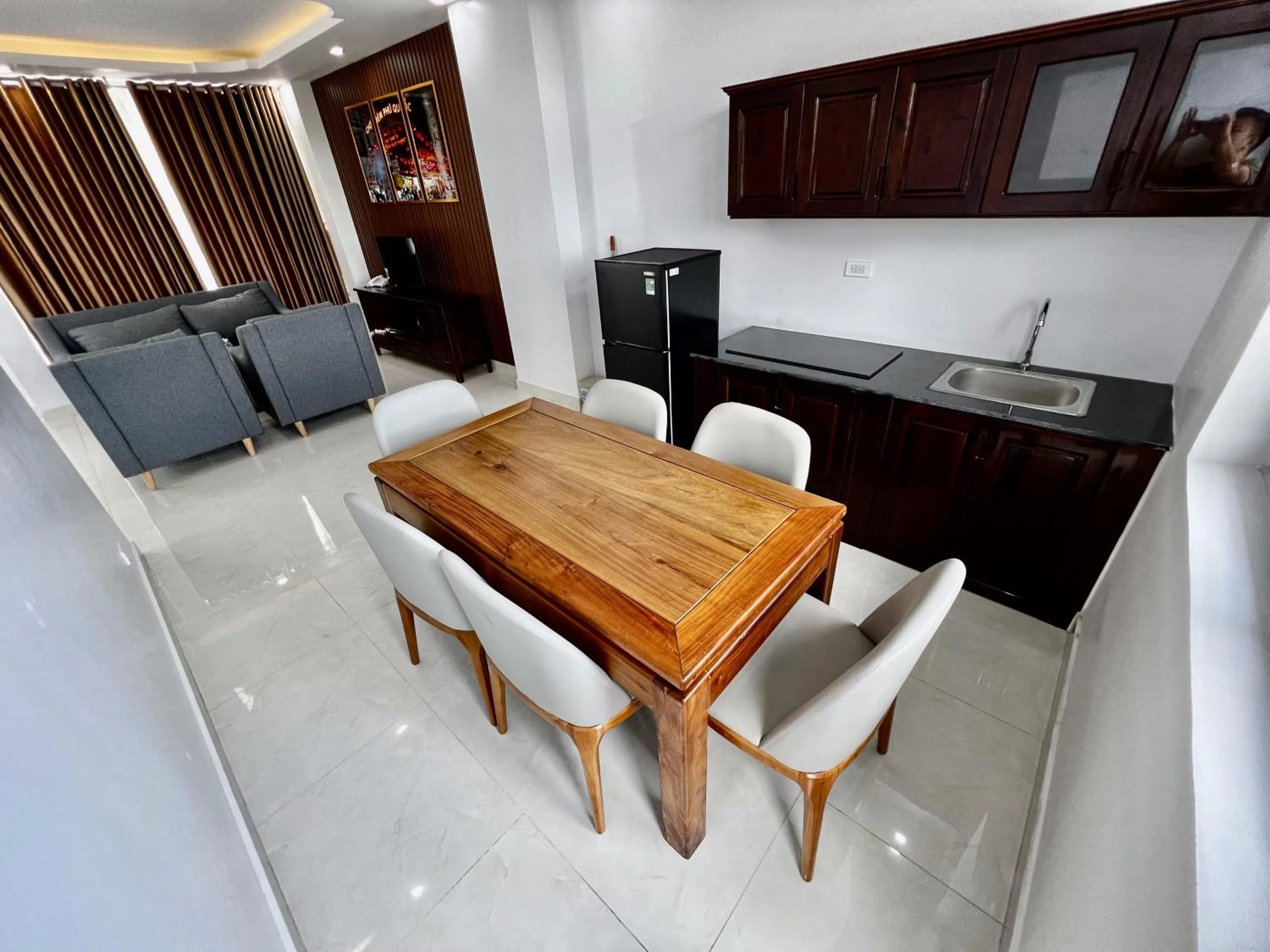 Kitchen or kitchenette in Dương Đông Hotel