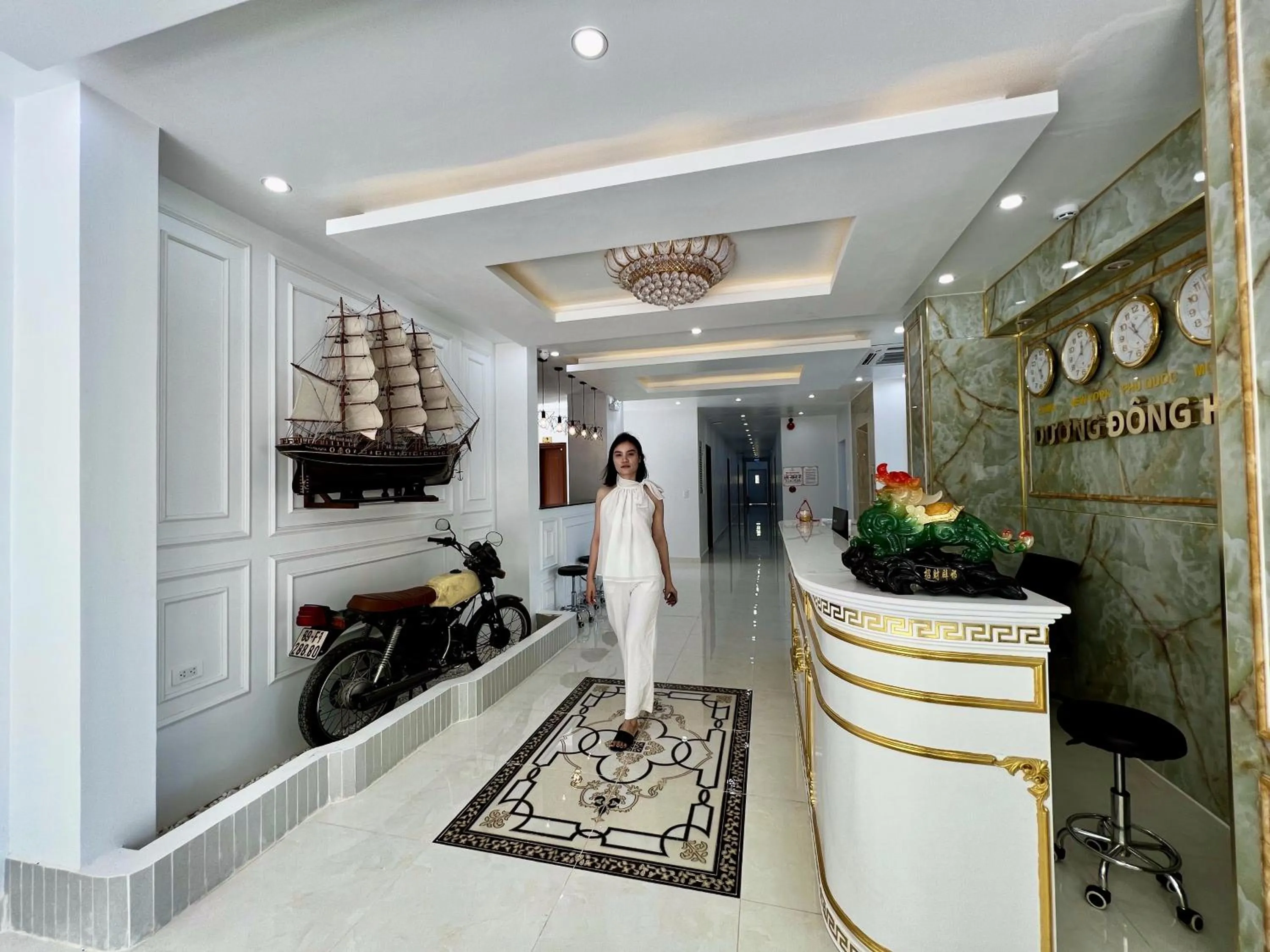 Lobby or reception in Dương Đông Hotel