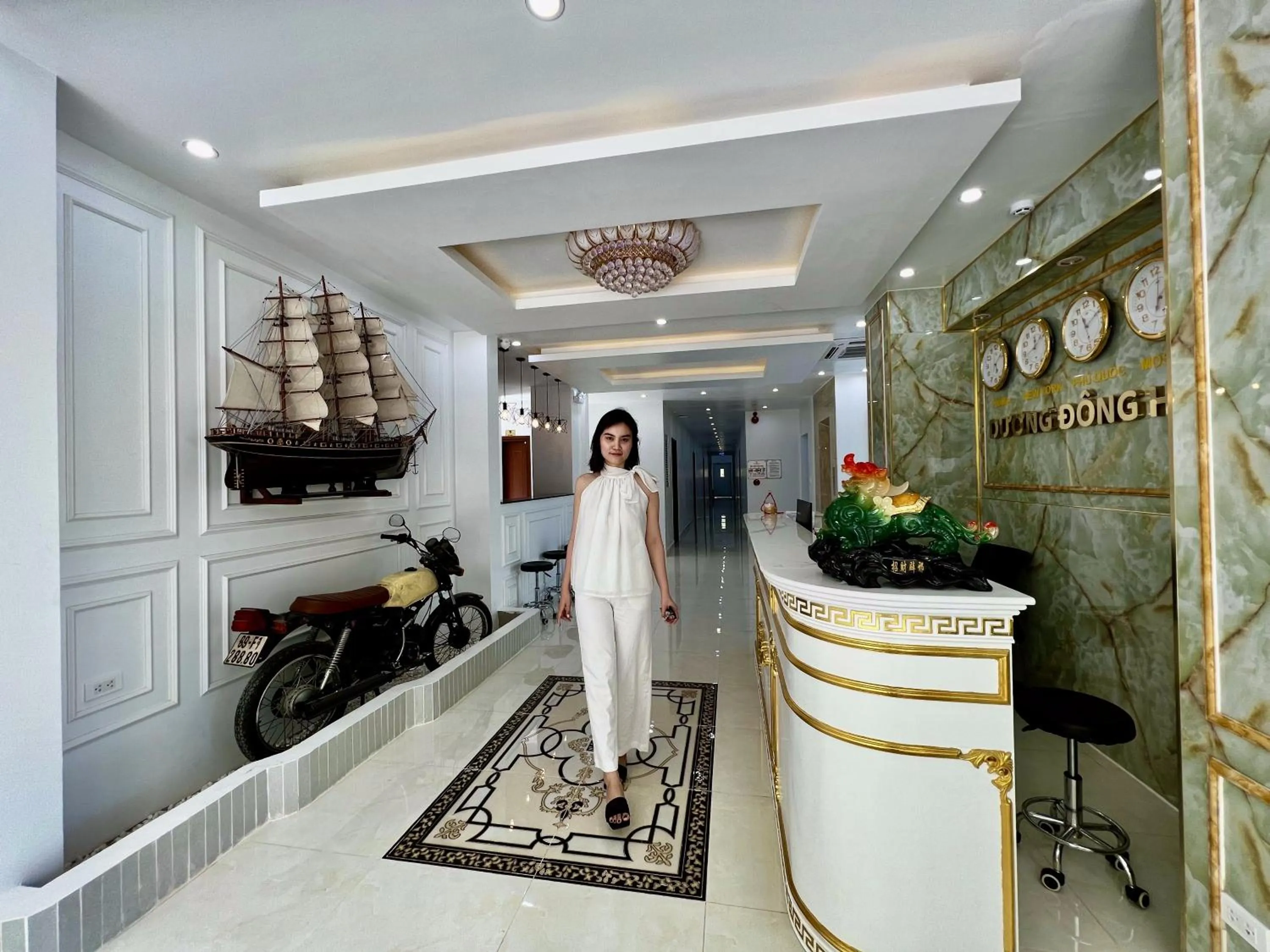 People in Dương Đông Hotel