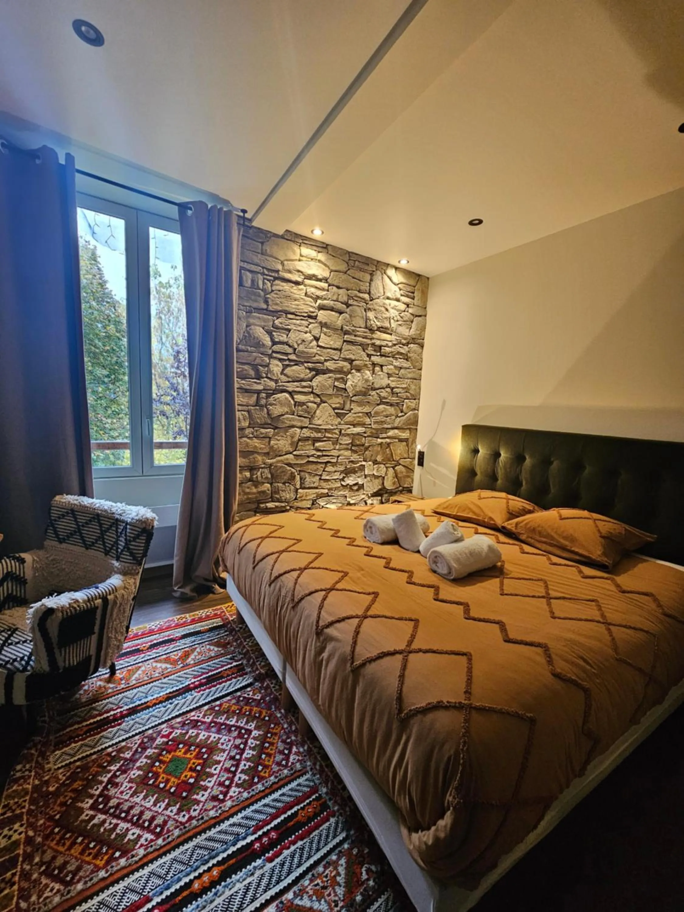 Photo of the whole room, Bed in Hôtel Restaurant "La Petite Auberge"