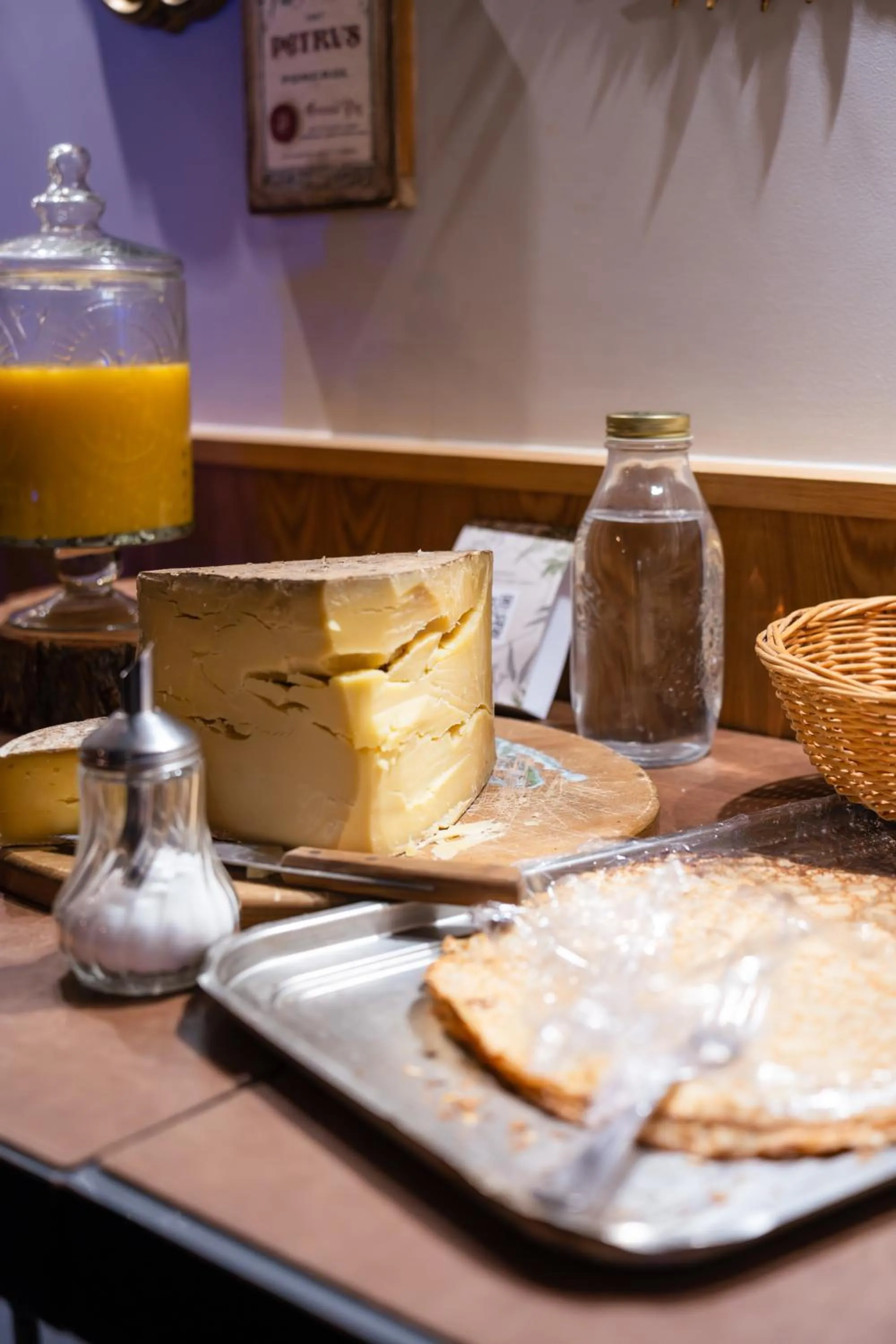 Breakfast in La Petite Auberge