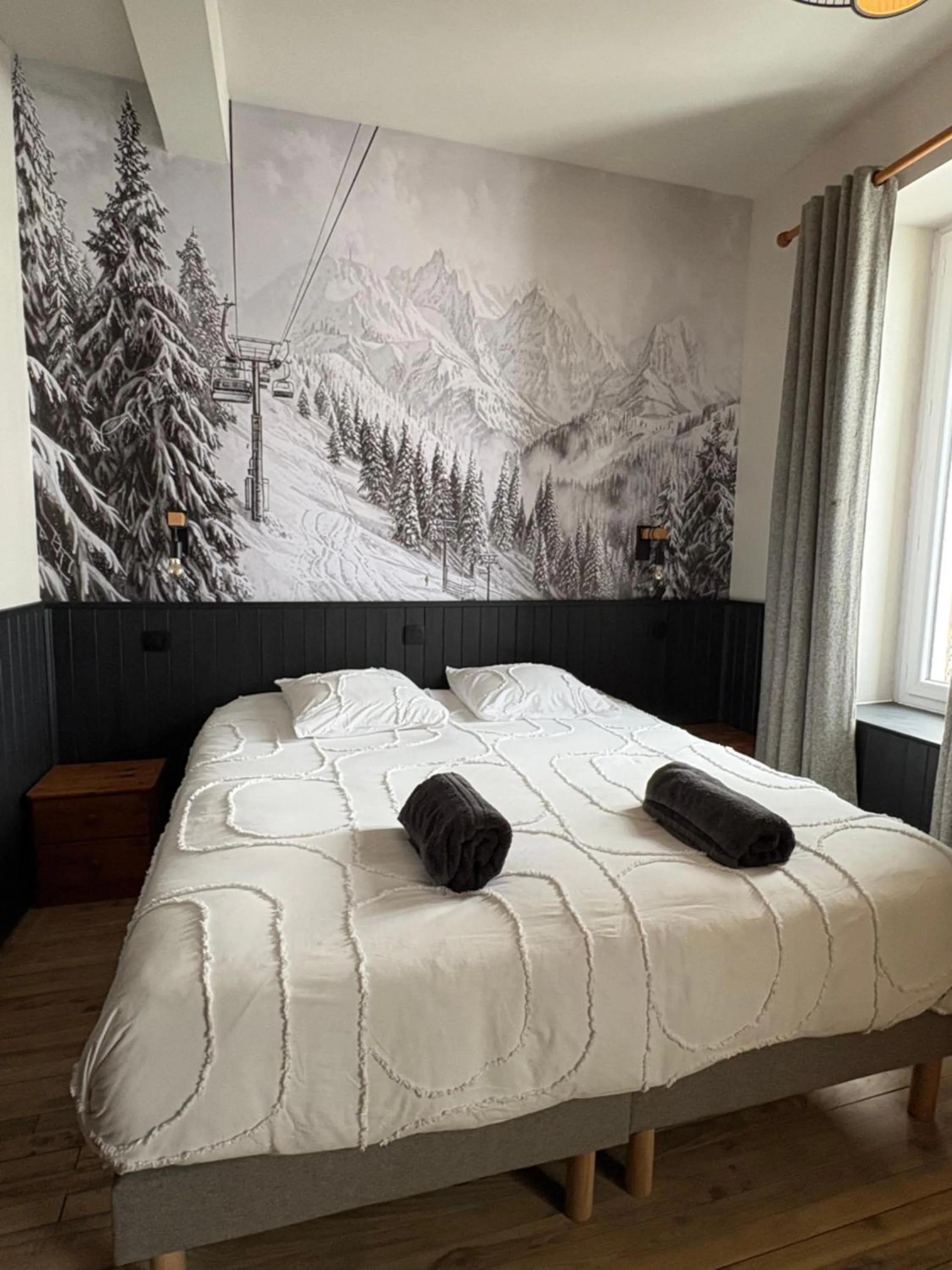 Property building, Bed in Hôtel Restaurant "La Petite Auberge"