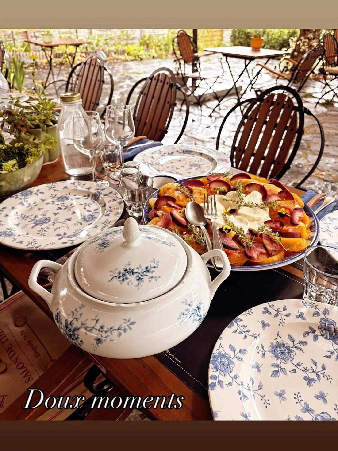 Property building in Hôtel Restaurant "La Petite Auberge"